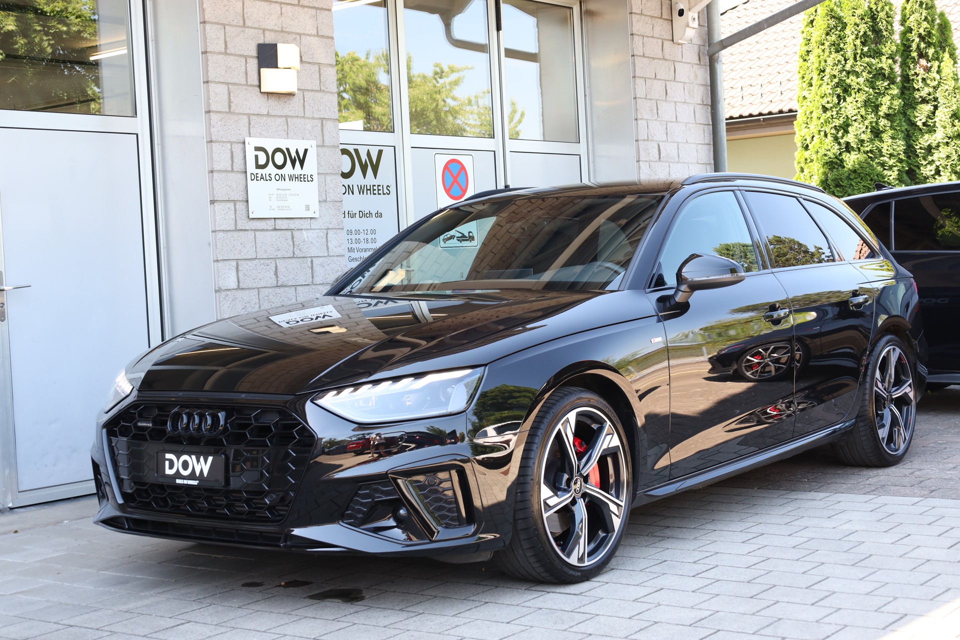 AUDI A4 Avant 40 TFSI S line S-tronic quattro-image-2