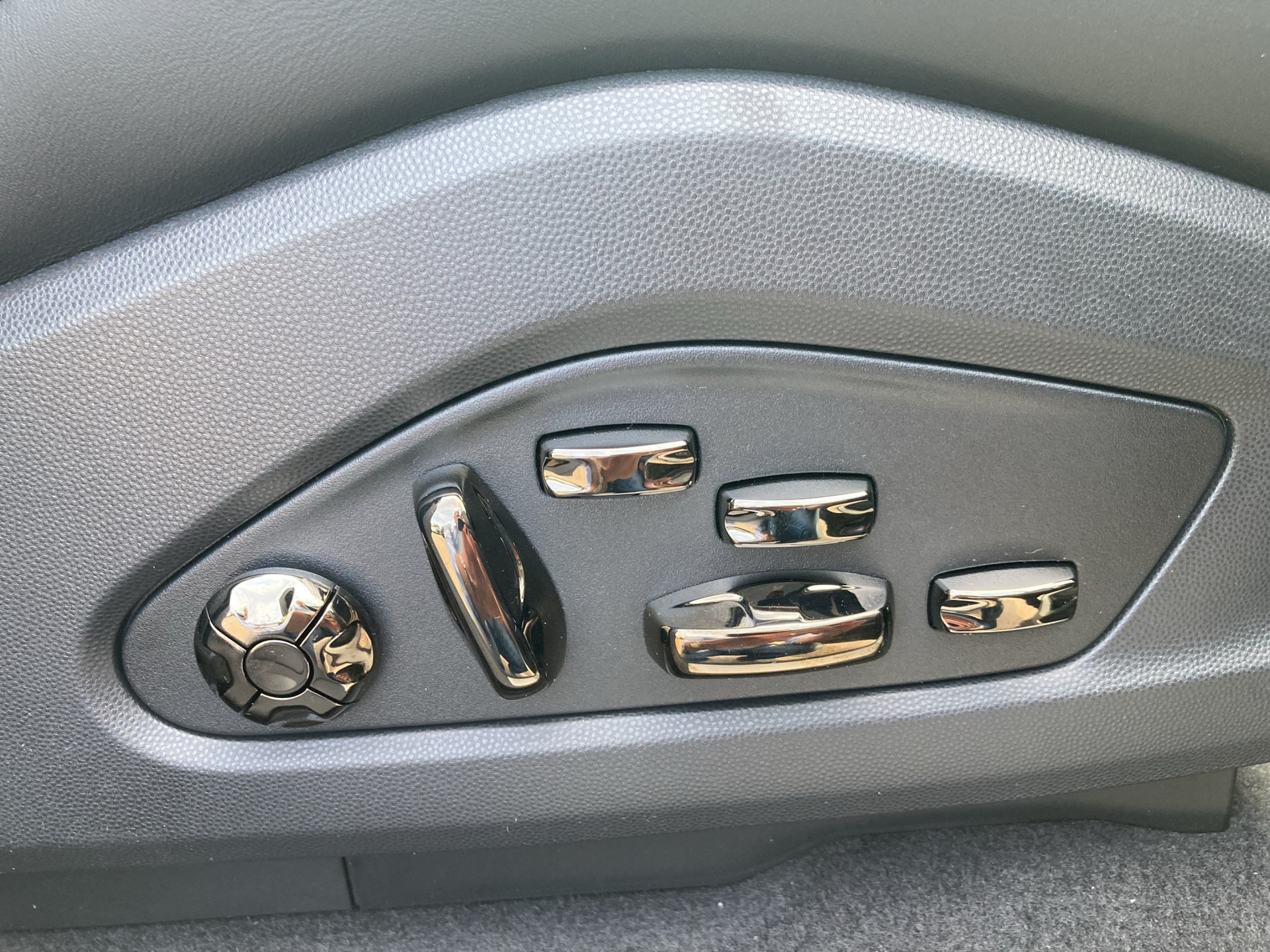 PORSCHE Cayenne Electric 113 kWh-image-17