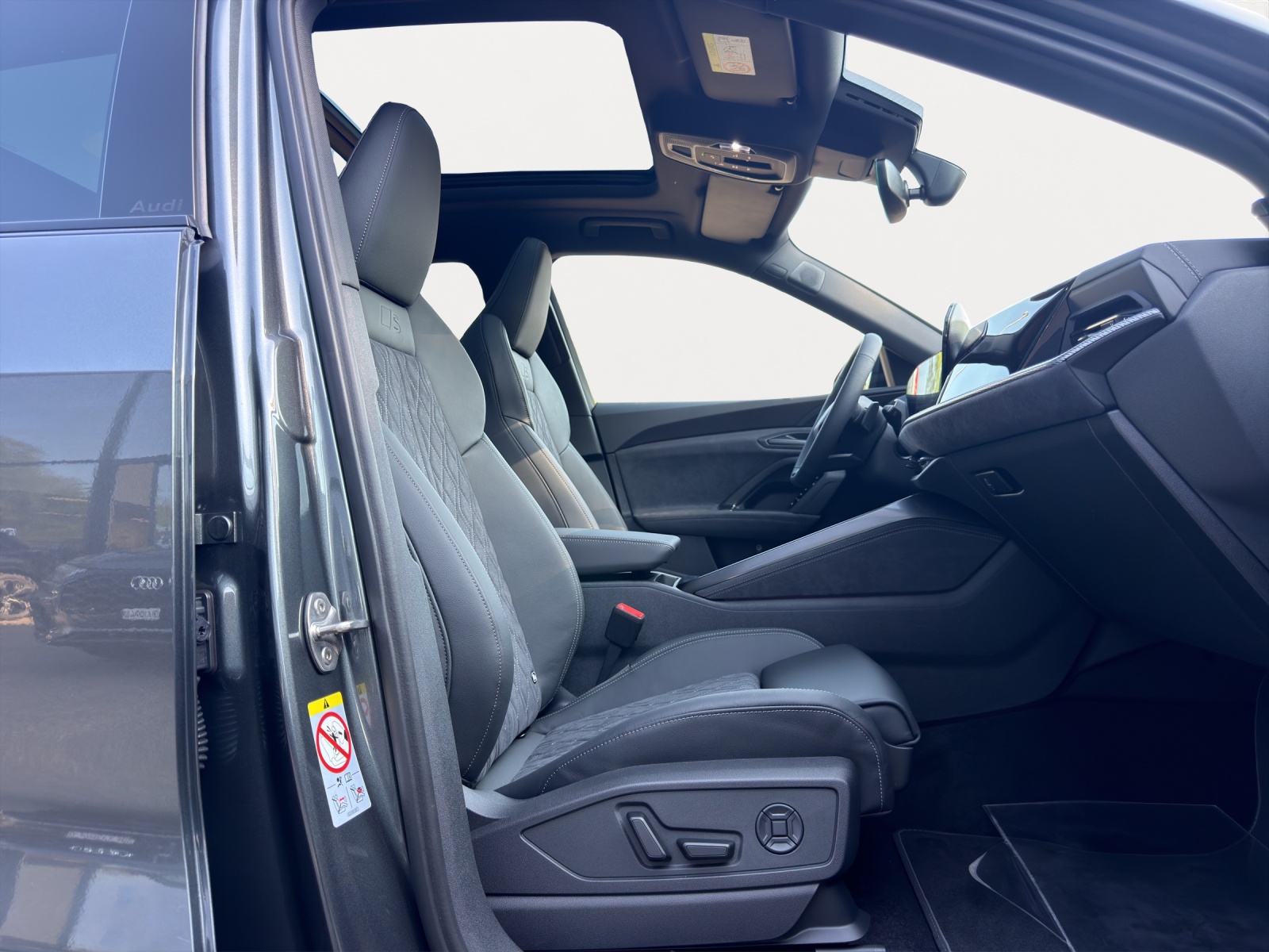 AUDI Q5 SUV TDI quattro 150 kW S t. 204PS-image-6