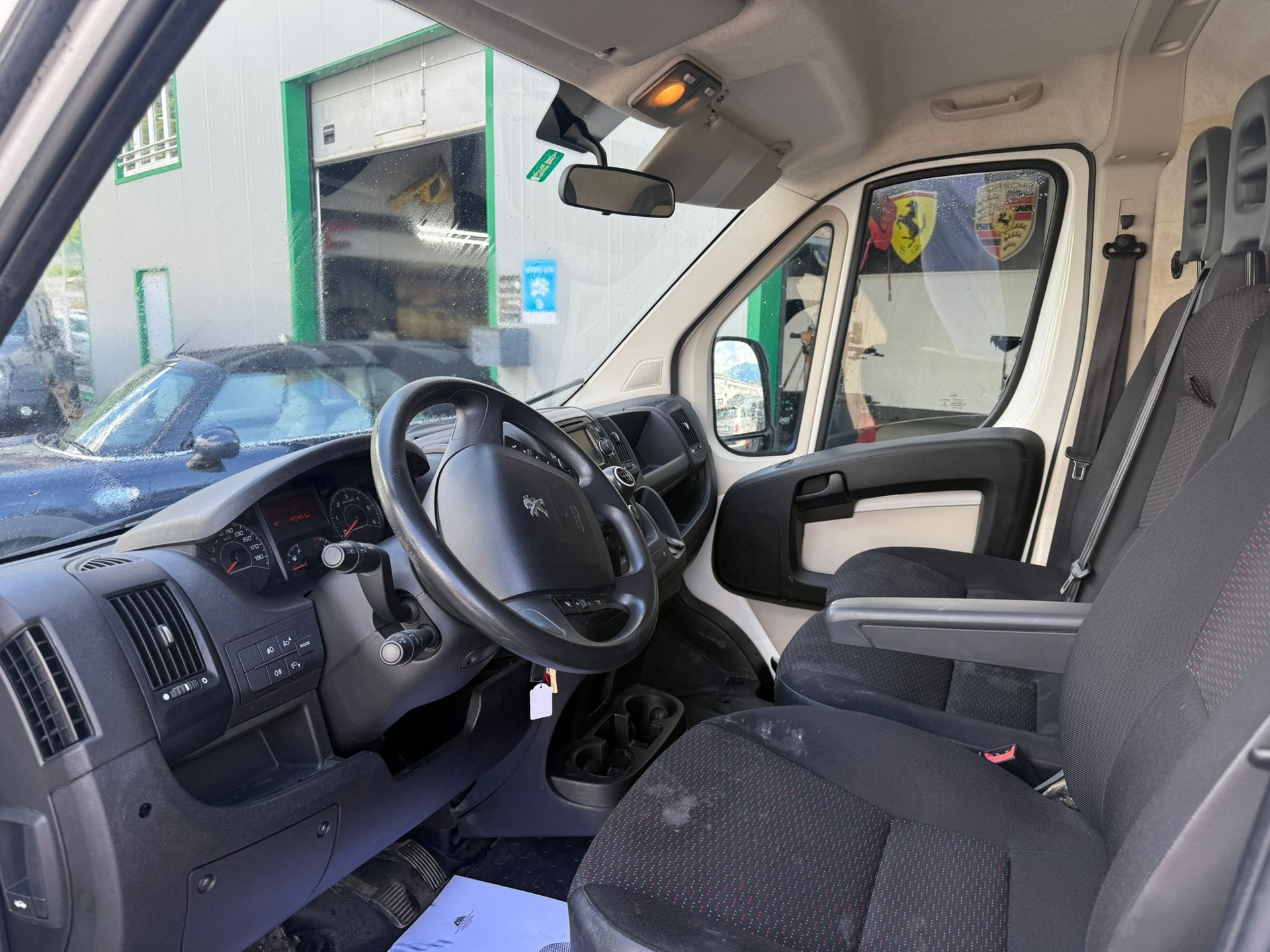 PEUGEOT Boxer 2.0 HDI 333 Allure L2H2-image-3