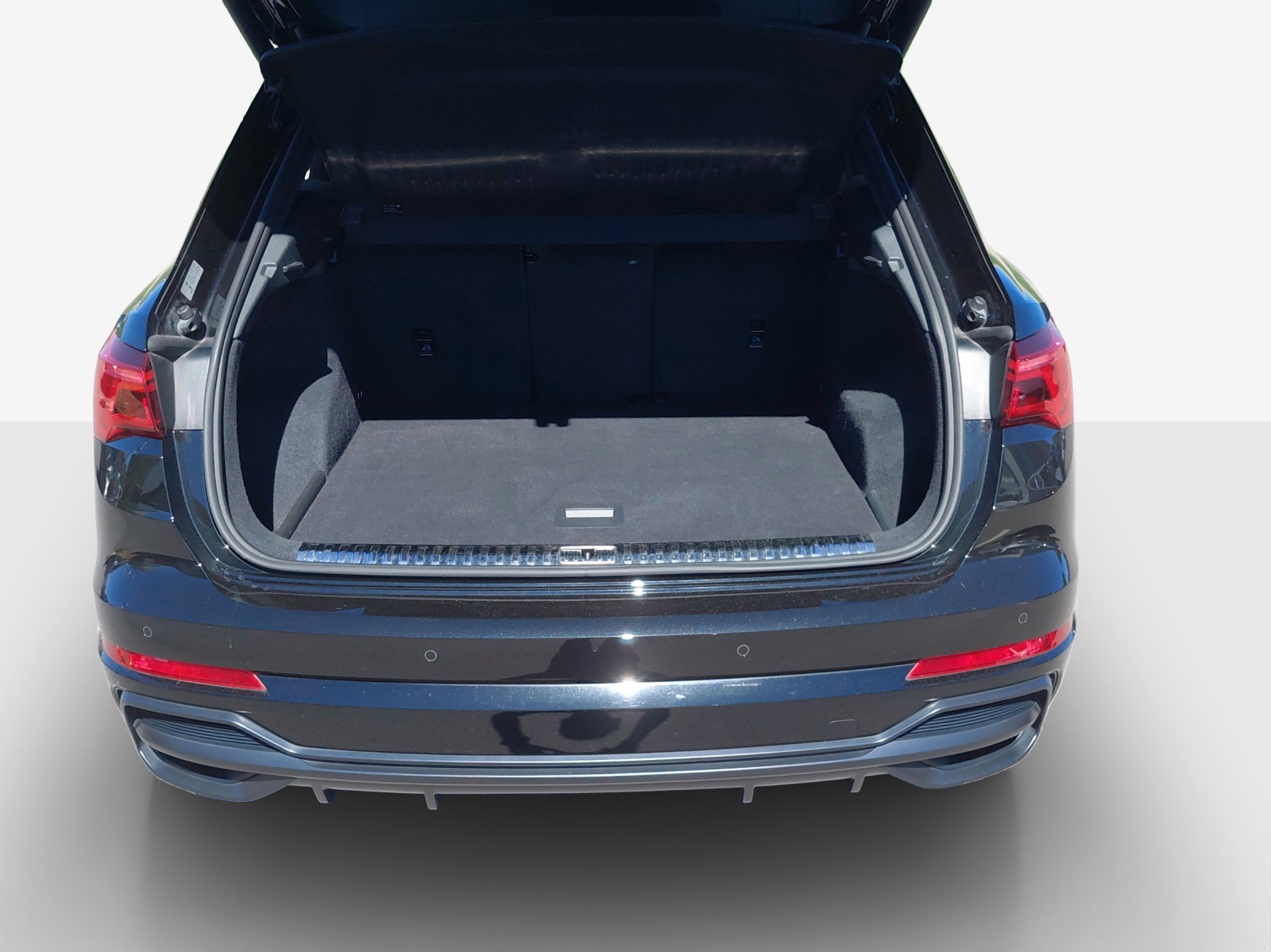AUDI Q3 45 TFSI S line quattro S-tronic-image-12