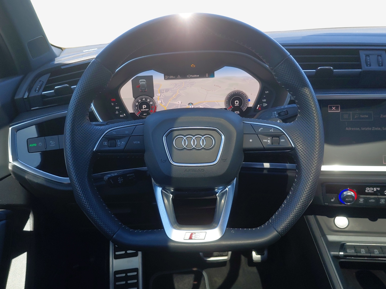 AUDI Q3 45 TFSI S line quattro S-tronic-image-9
