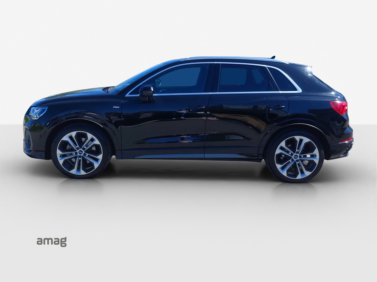 AUDI Q3 45 TFSI S line quattro S-tronic-image-1