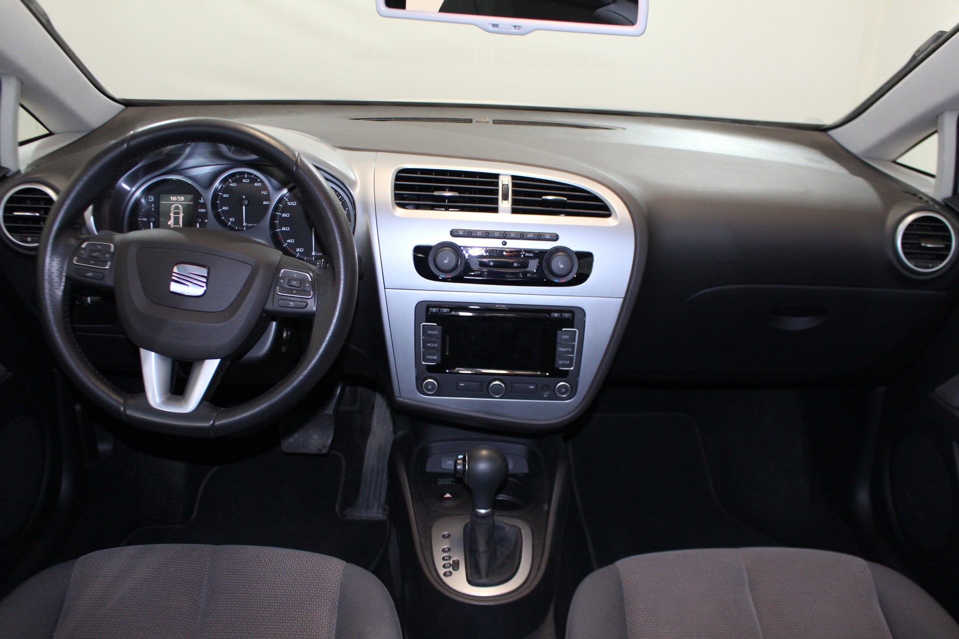 SEAT Leon 1.8 TSI Style DSG-image-12
