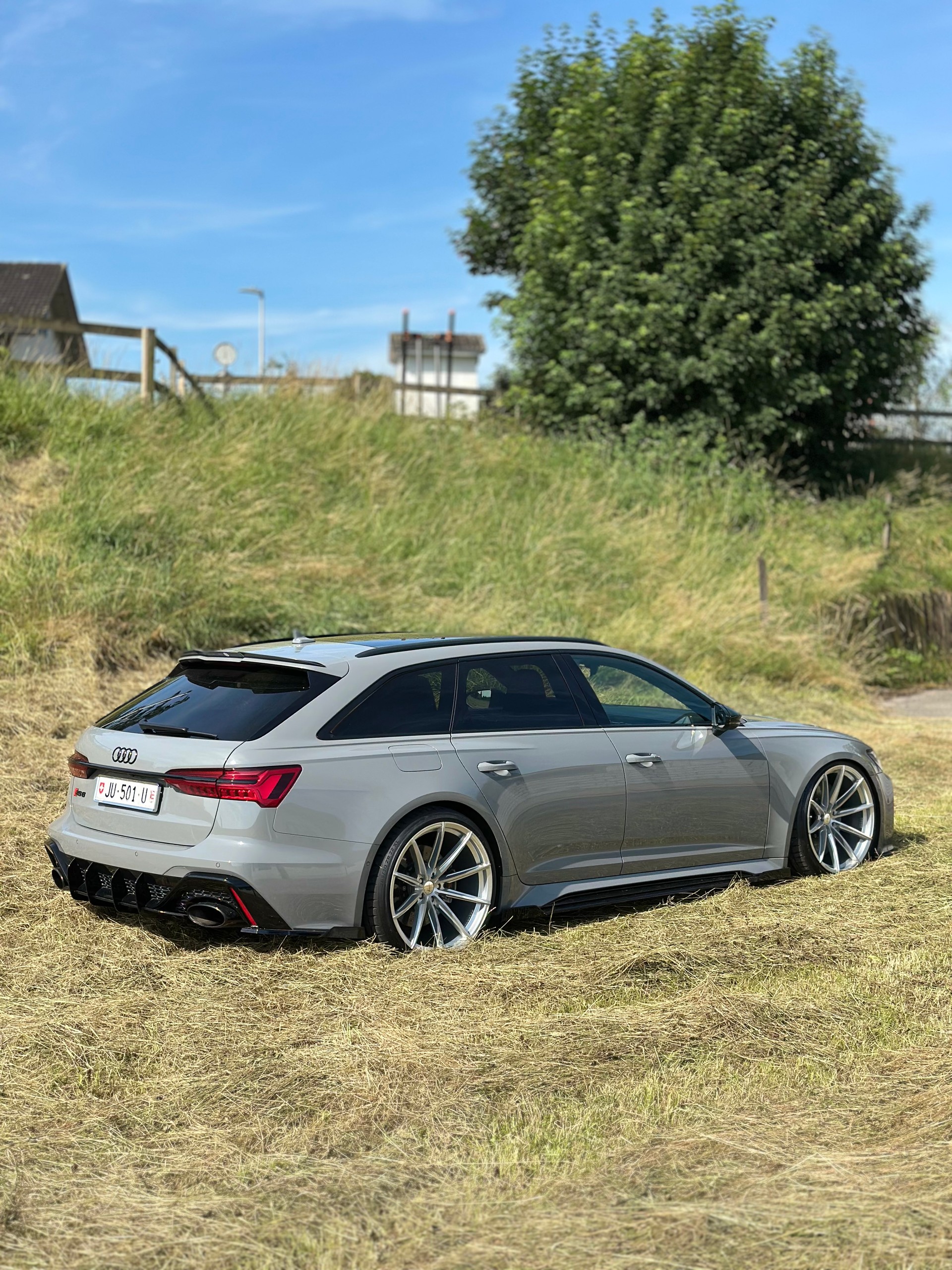 AUDI RS6 Avant 4.0 TFSI V8 quattro-image-3
