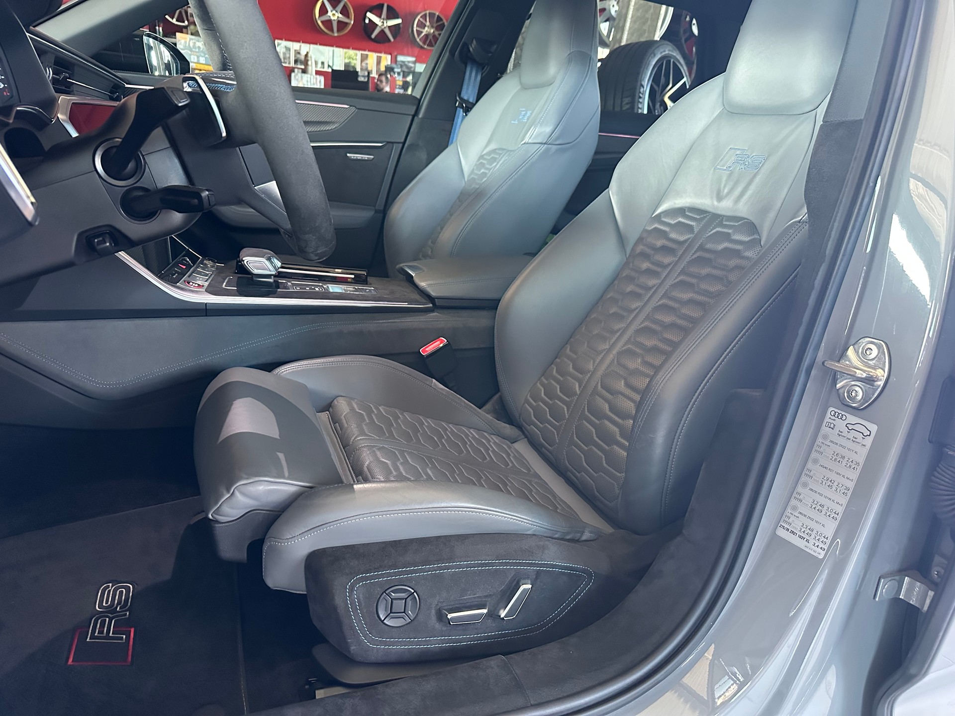 AUDI RS6 Avant 4.0 TFSI V8 quattro-image-12