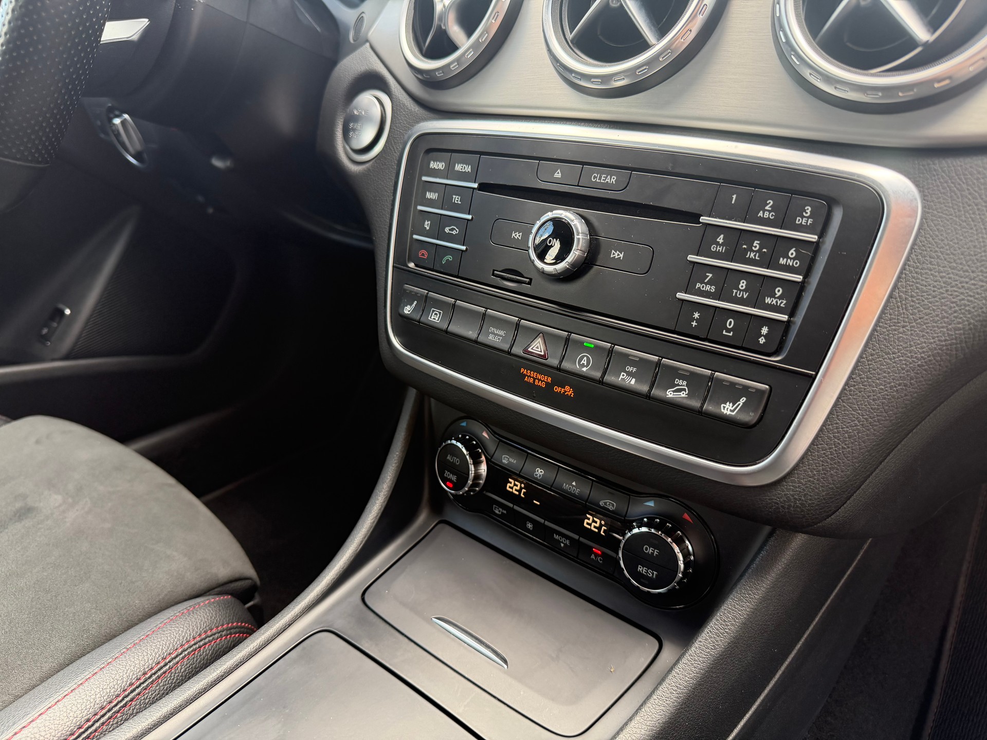 MERCEDES-BENZ GLA 250 AMG Line 4Matic 7G-DCT-image-15