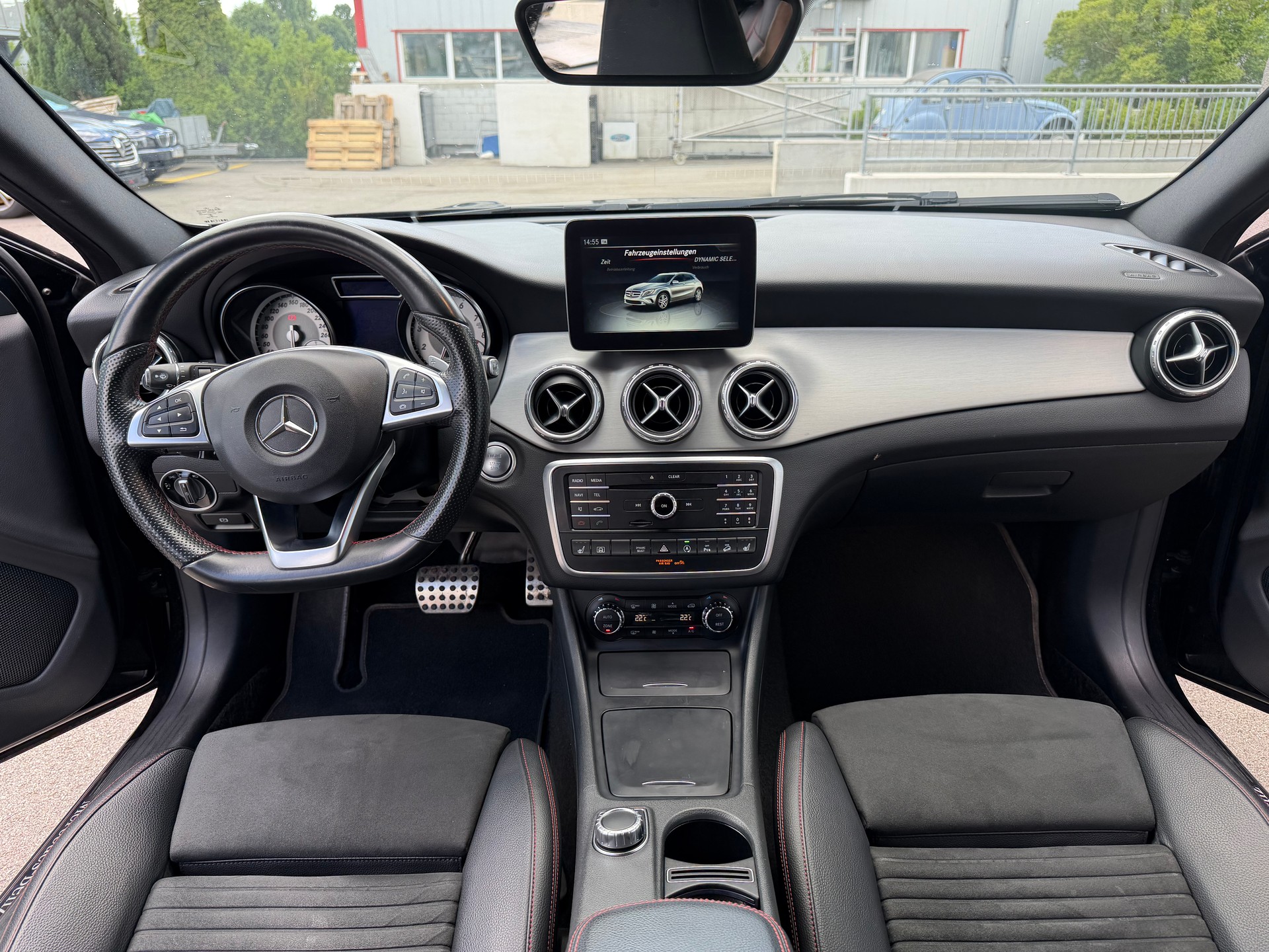 MERCEDES-BENZ GLA 250 AMG Line 4Matic 7G-DCT-image-10
