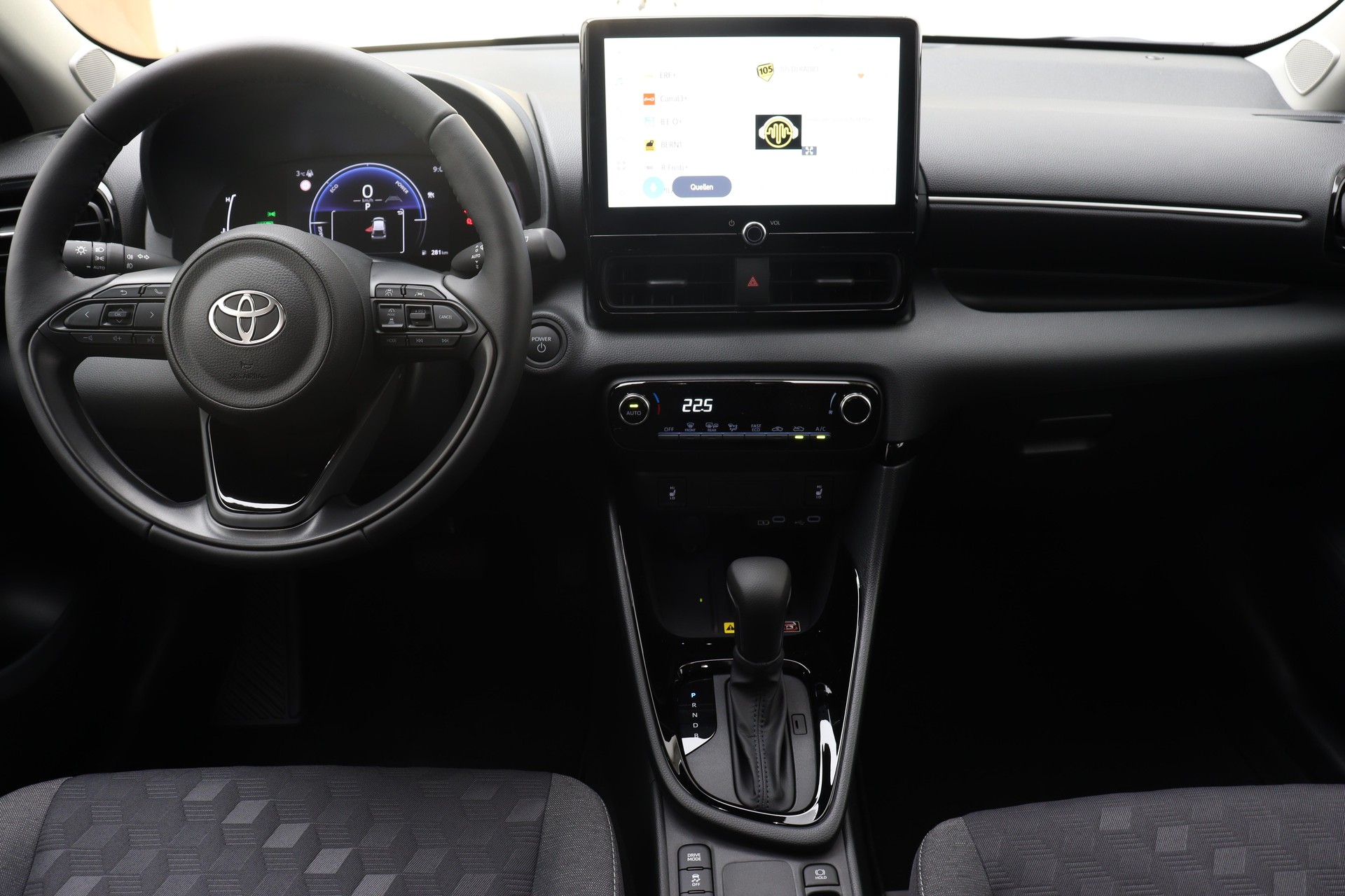 TOYOTA Yaris 1.5 VVT-i HSD Trend-image-6