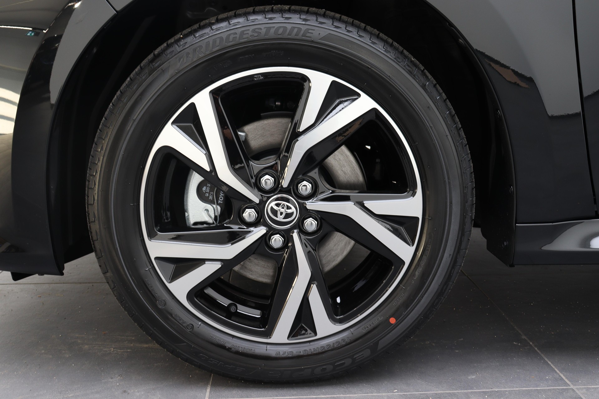 TOYOTA Yaris 1.5 VVT-i HSD Trend-image-5