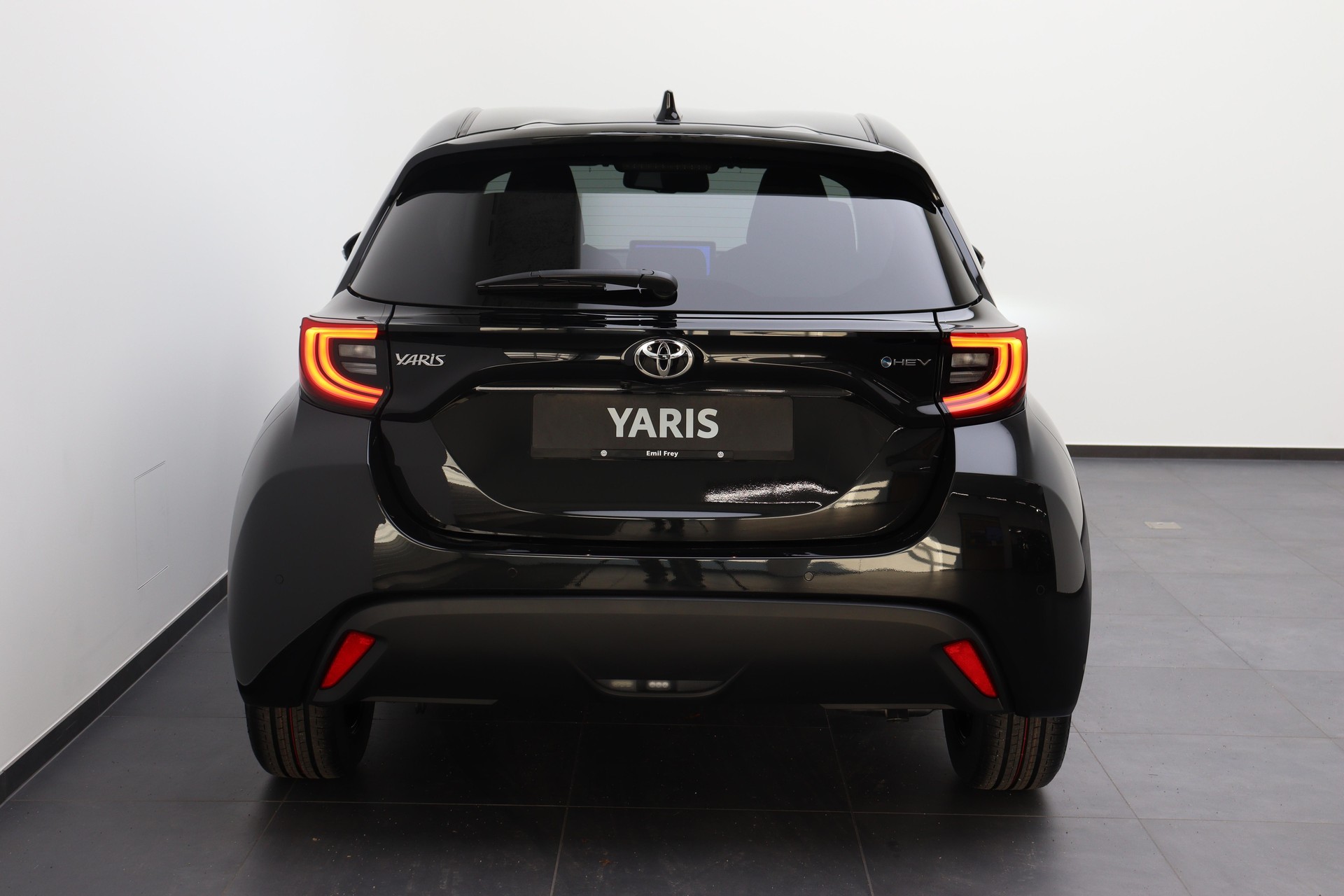 TOYOTA Yaris 1.5 VVT-i HSD Trend-showroom-element-2