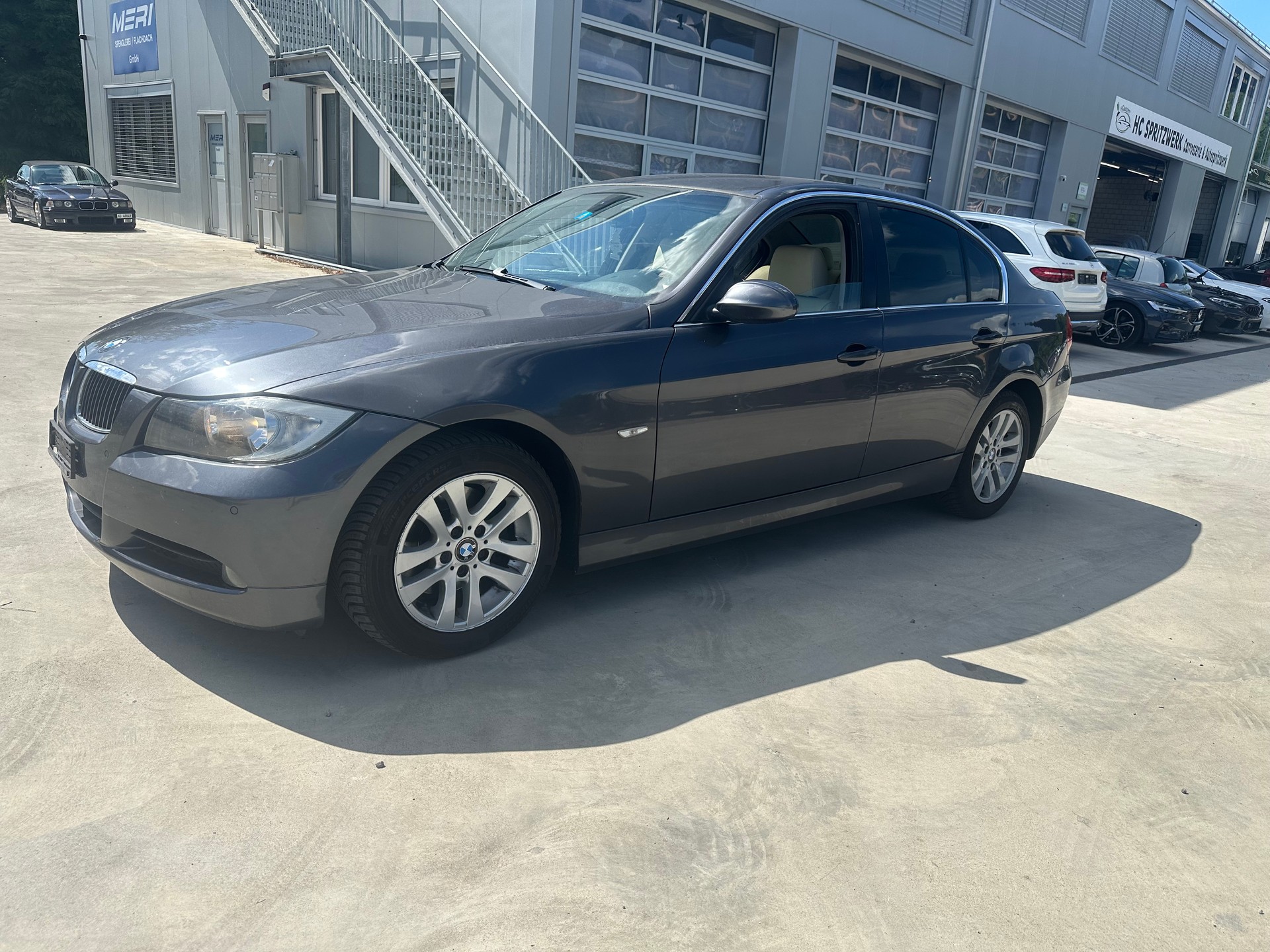 BMW 325i Steptronic-image-13