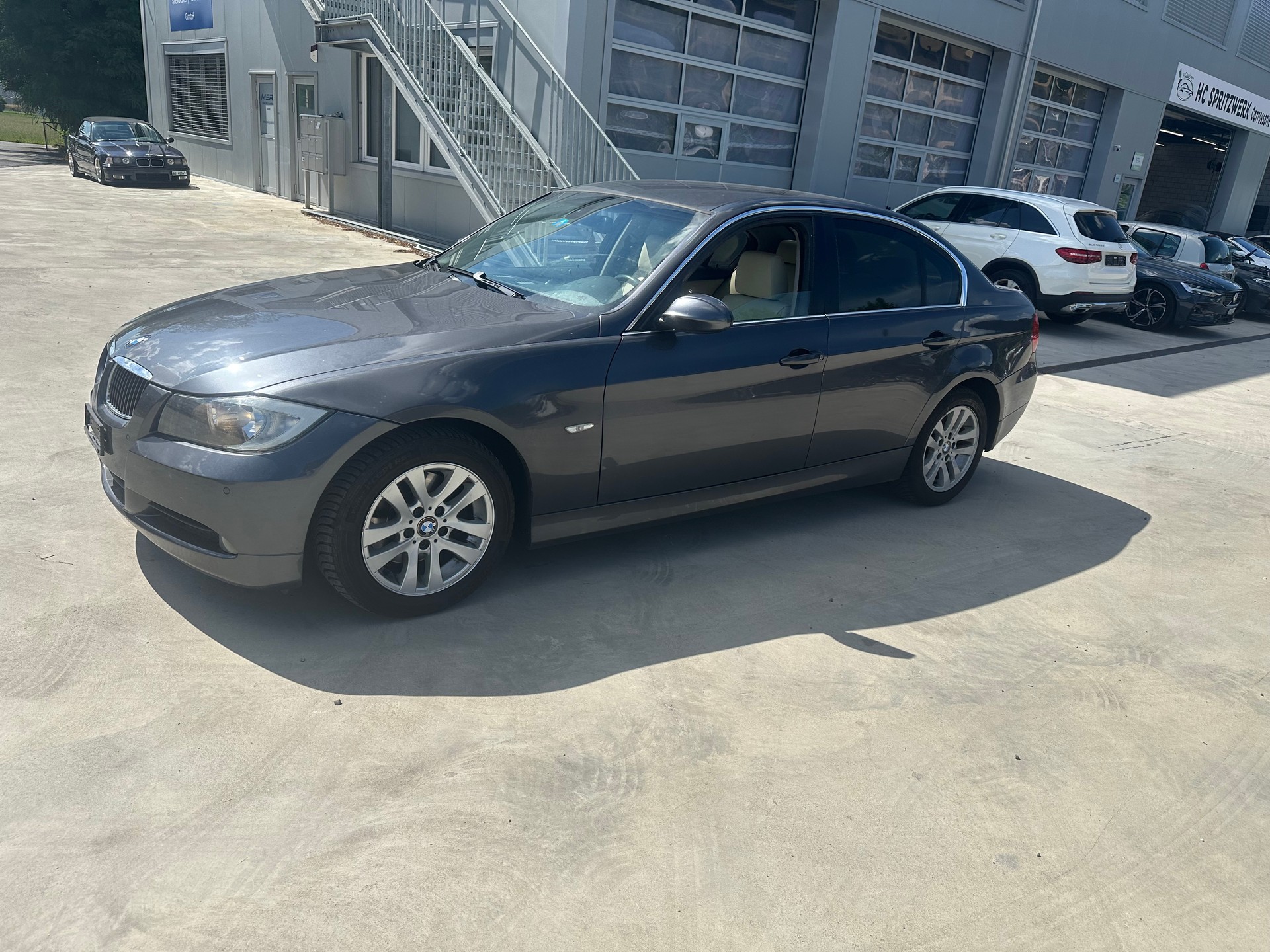 BMW 325i Steptronic-image-0