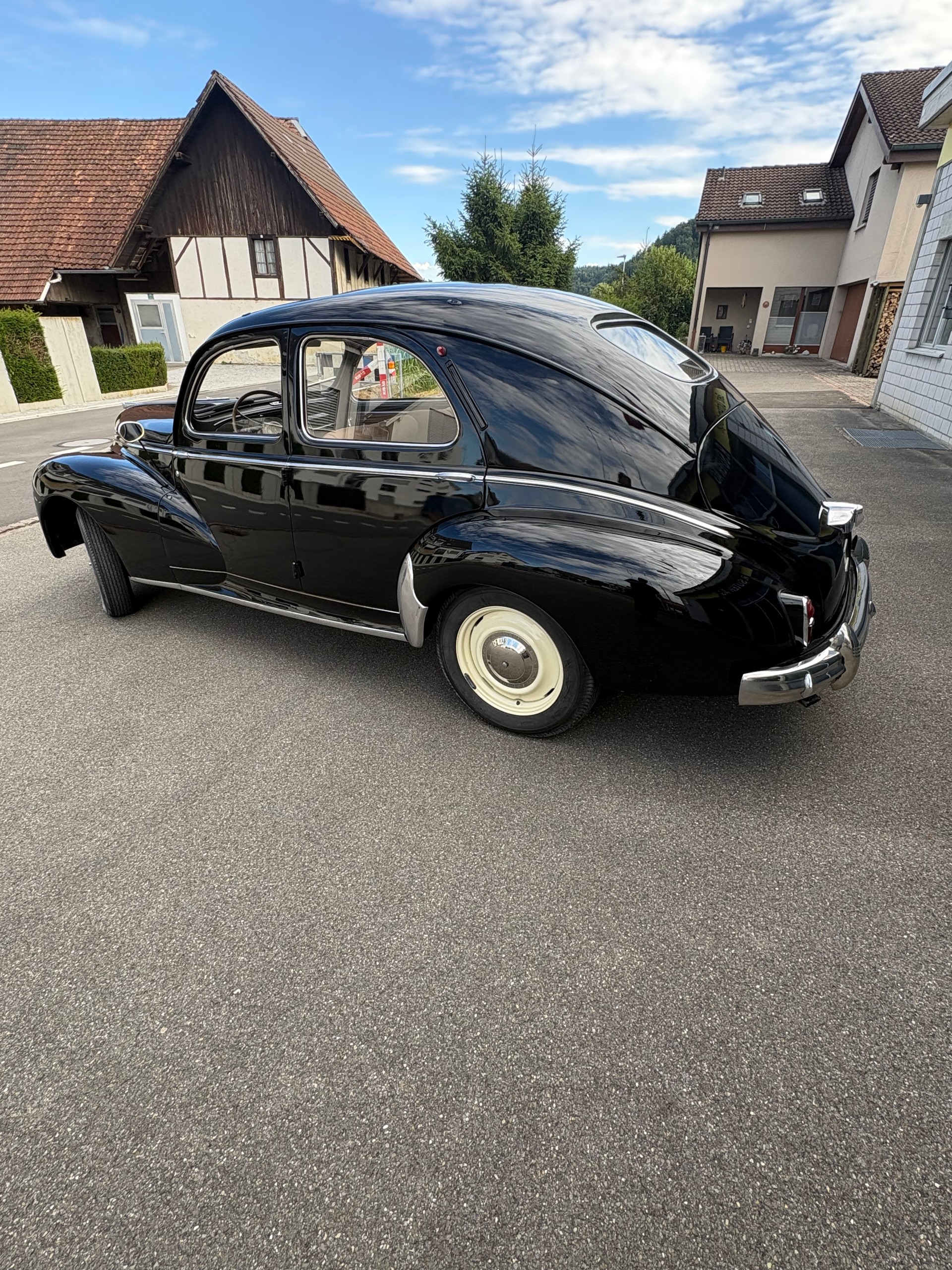 PEUGEOT 203-image-2