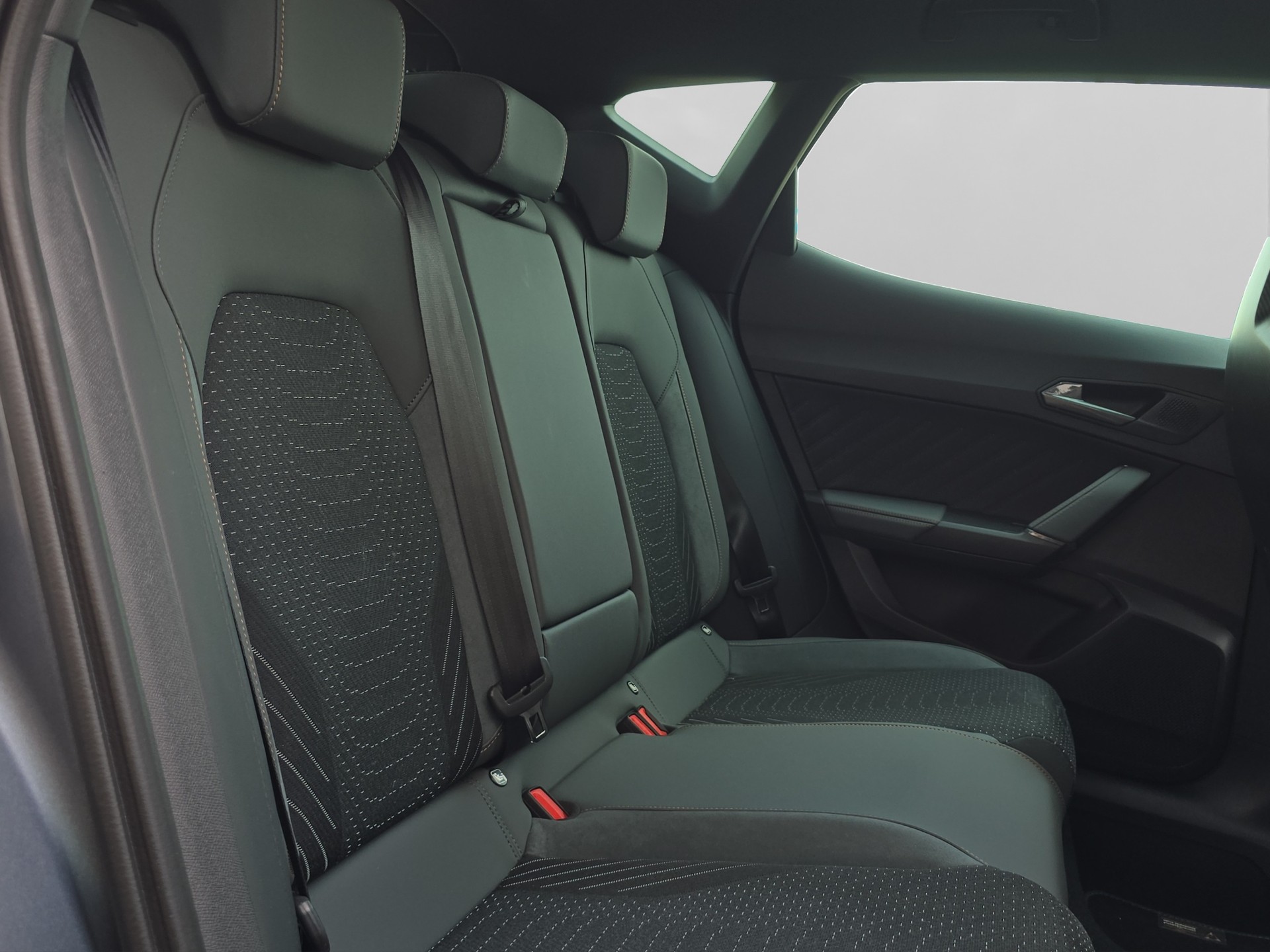 CUPRA Formentor 1.5 e-HYBRID pHEV Extreme DSG-image-10