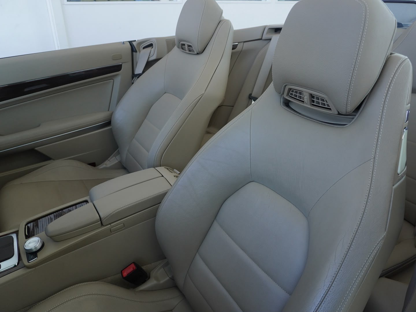 MERCEDES-BENZ E 250 CGI BlueEfficiency 7G-Tronic-image-5