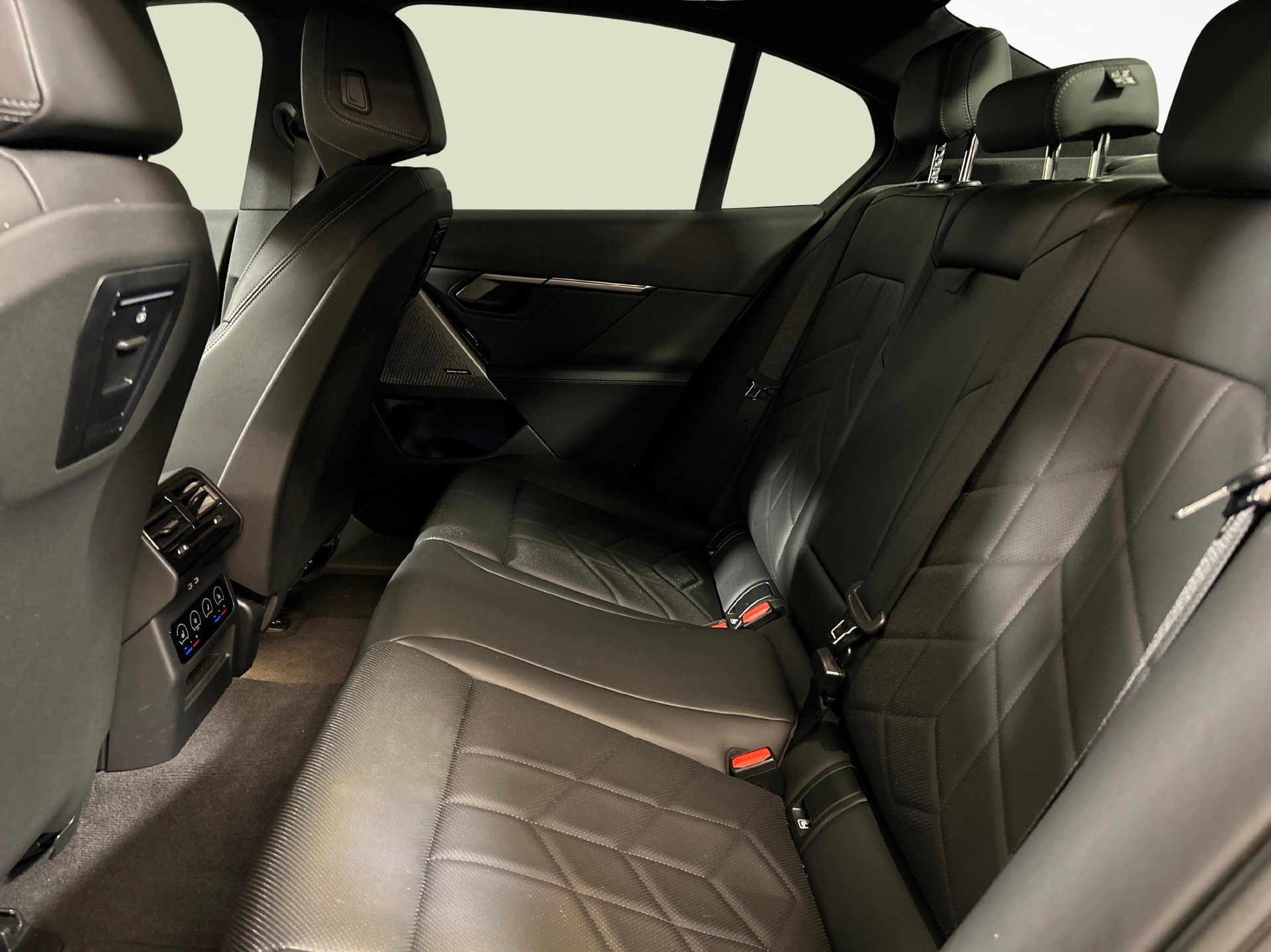 BMW 520d xDrive-image-3