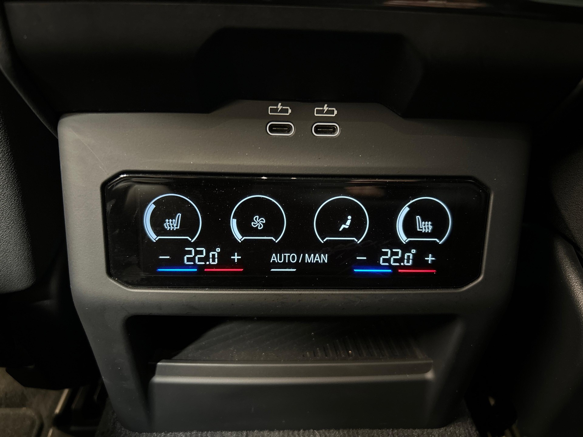 BMW 520d xDrive-image-16