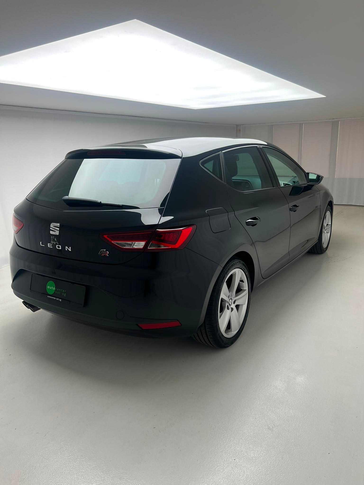 SEAT Leon 1.8 TSI FR-showroom-element-2