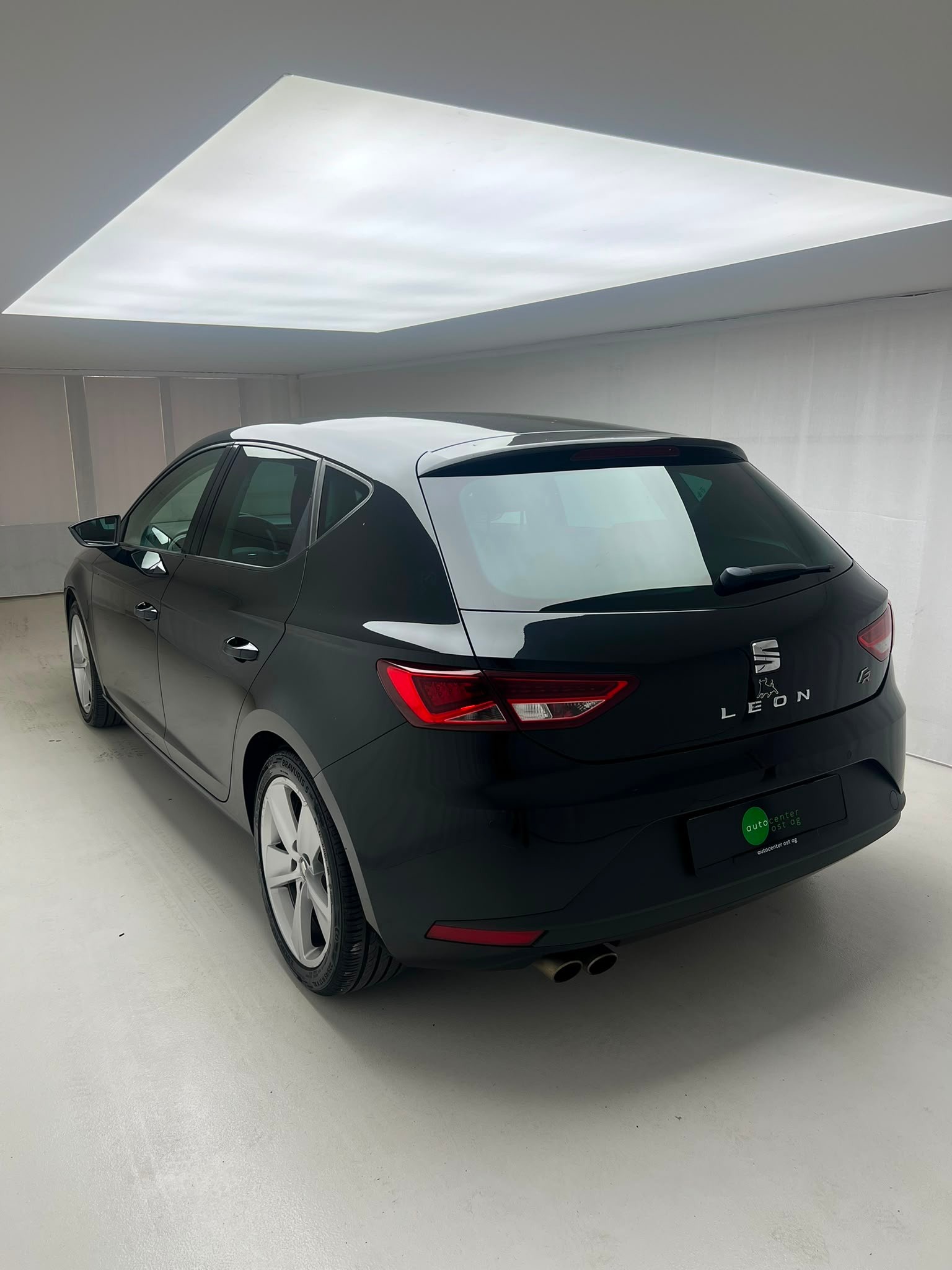 SEAT Leon 1.8 TSI FR-showroom-element-3