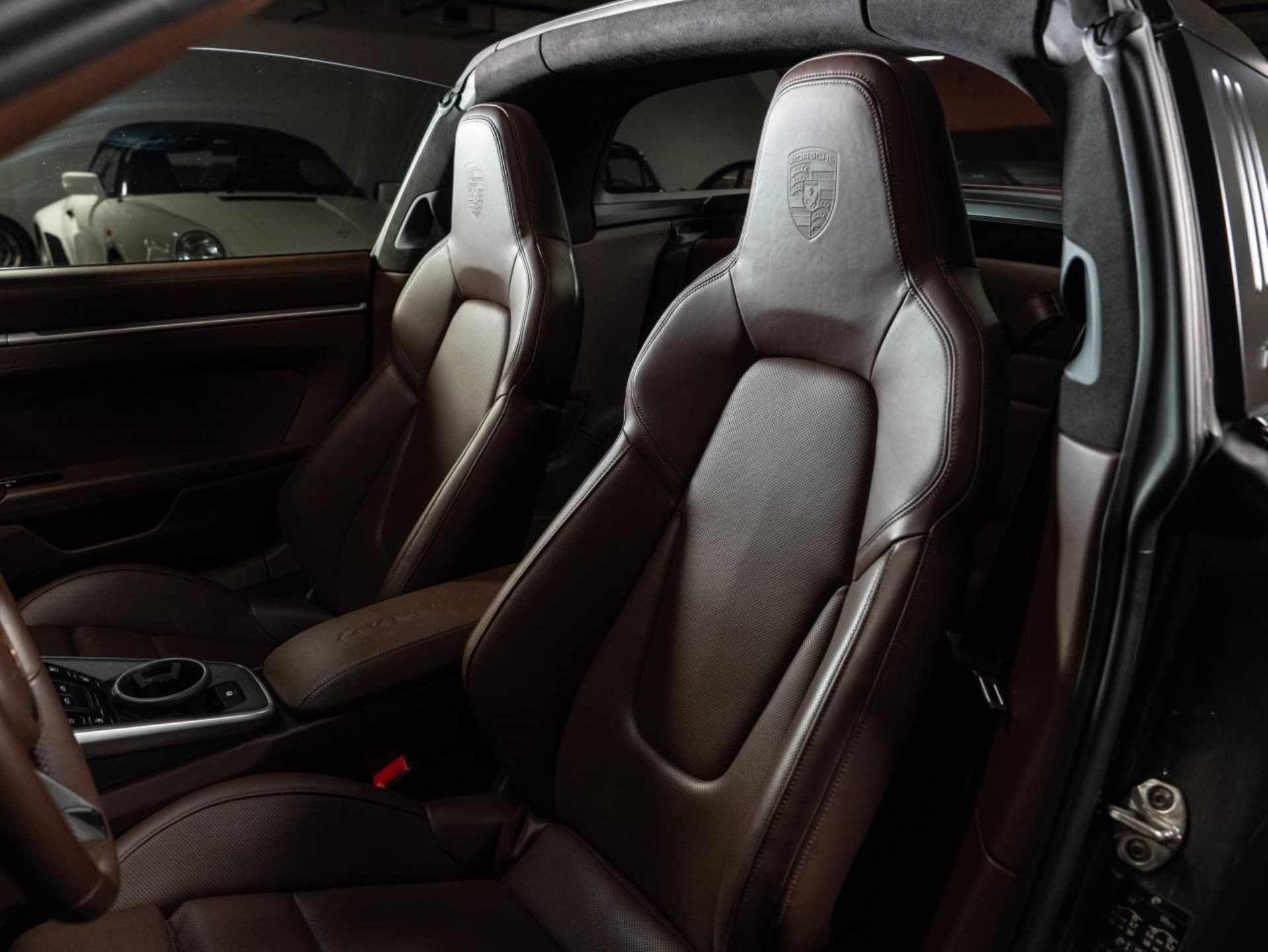 PORSCHE 911 Targa 4S (MY21)-image-4