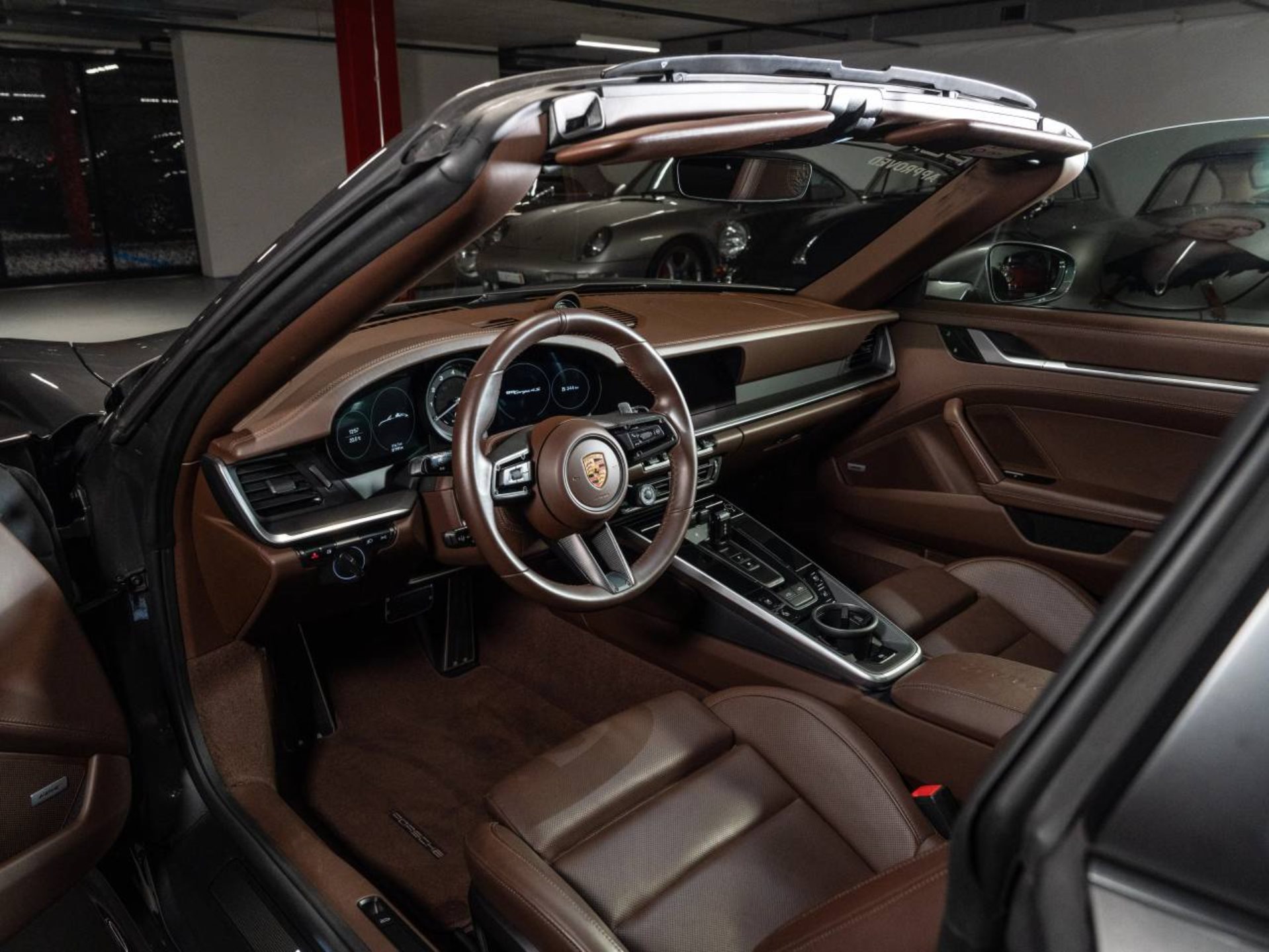PORSCHE 911 Targa 4S (MY21)-image-3