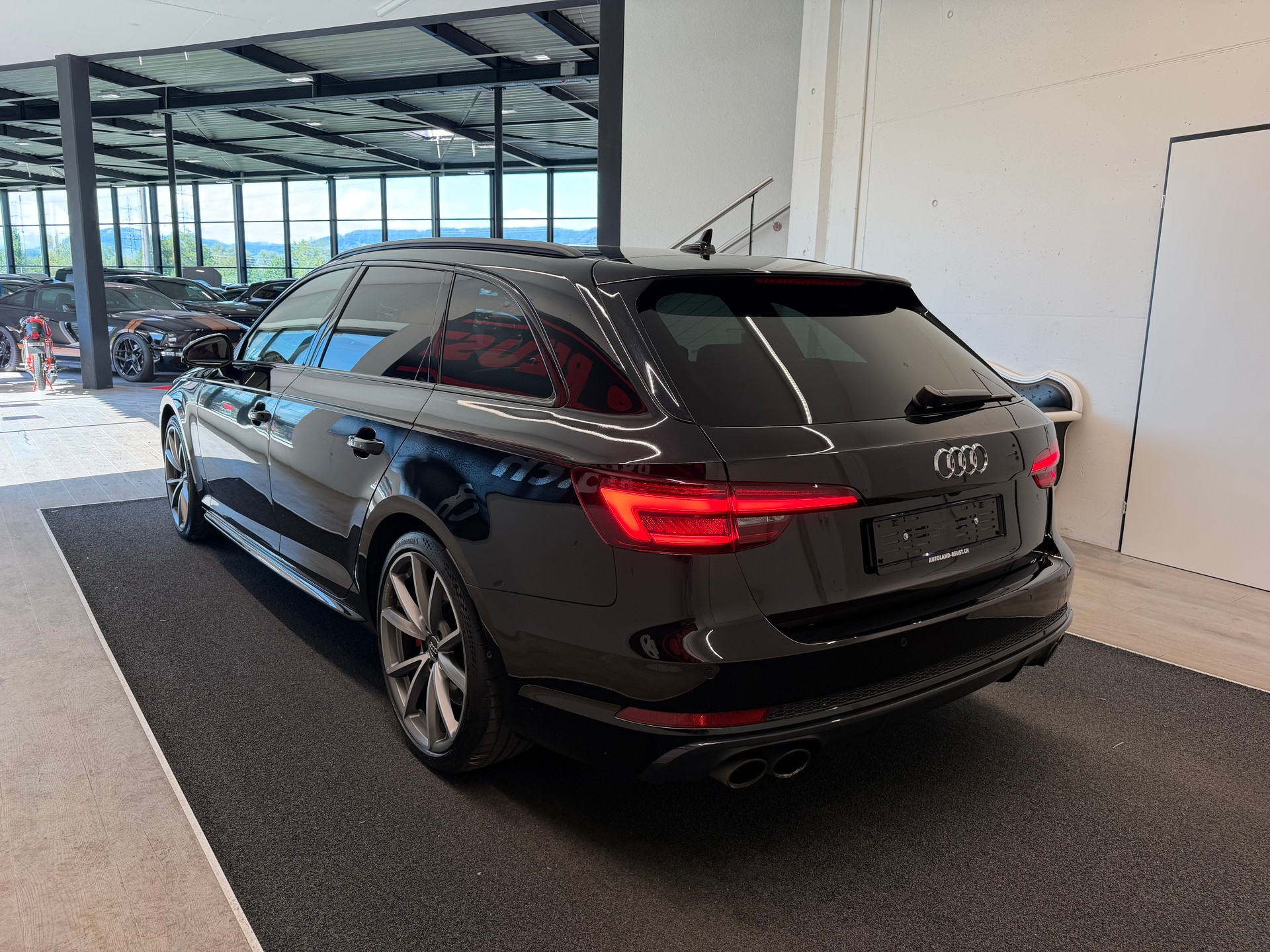 AUDI S4 Avant 3.0 TFSI quattro tiptronic-image-5