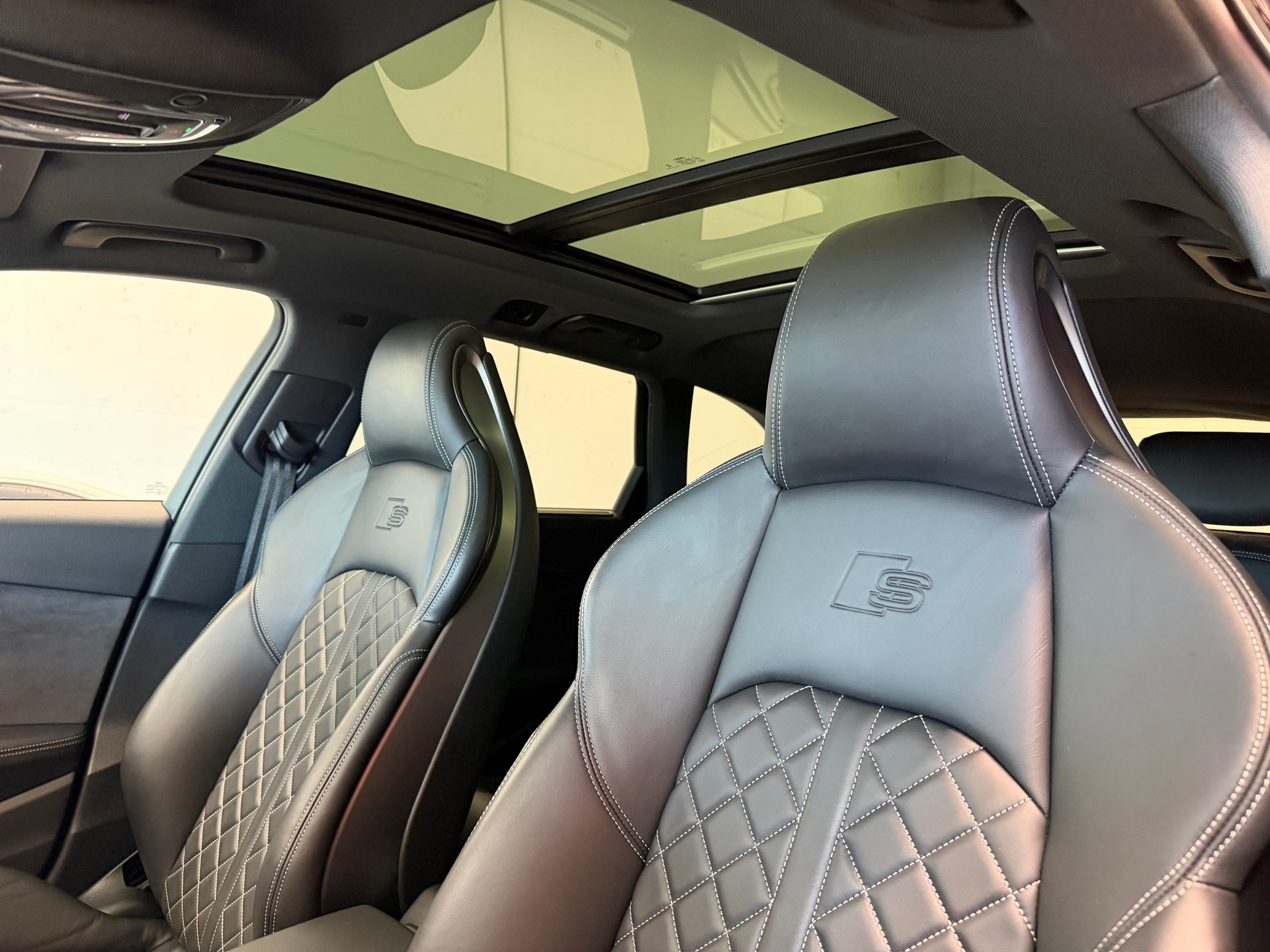 AUDI S4 Avant 3.0 TFSI quattro tiptronic-image-16