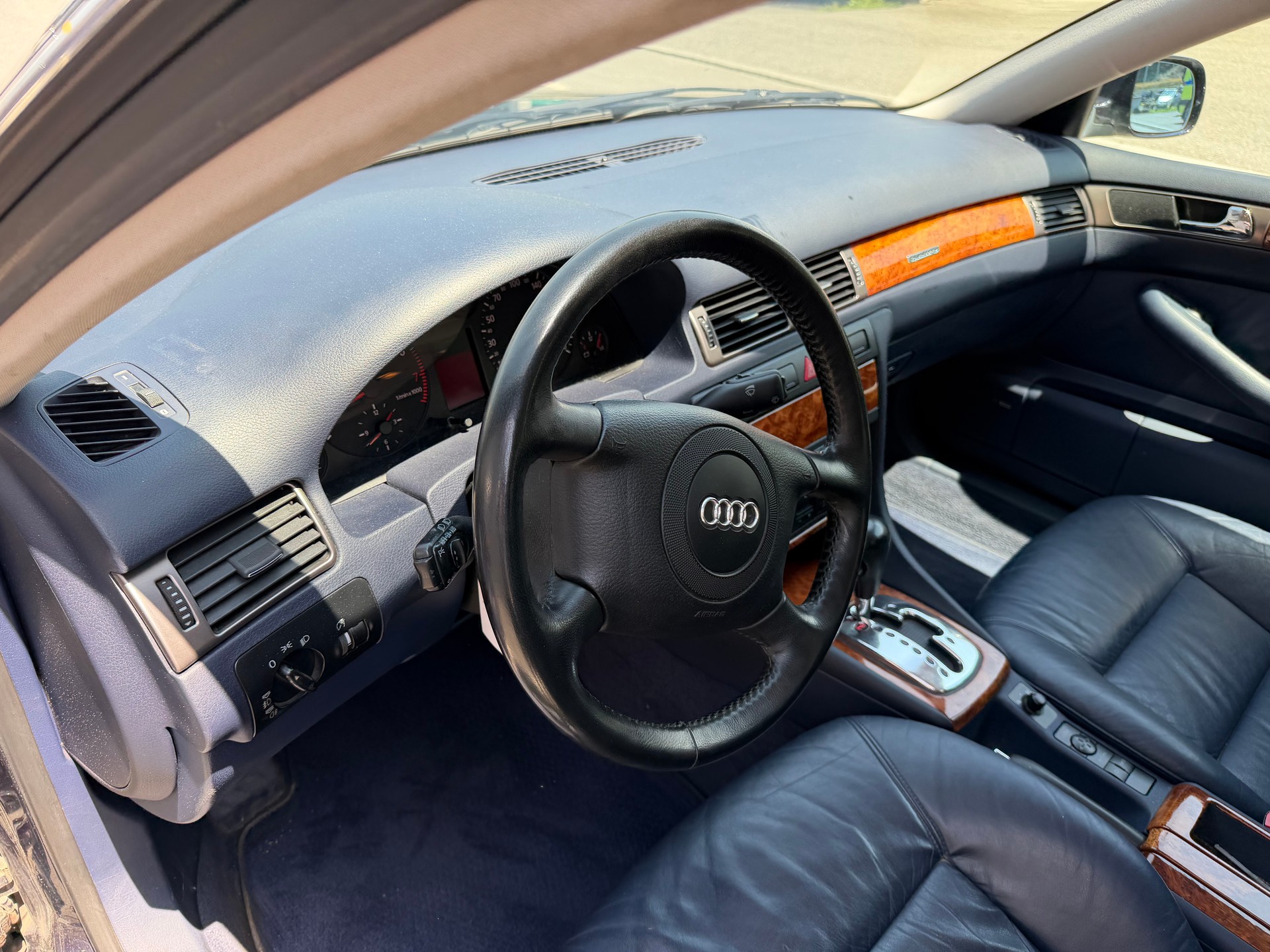 AUDI A6 2.4 quattro Advance-image-26