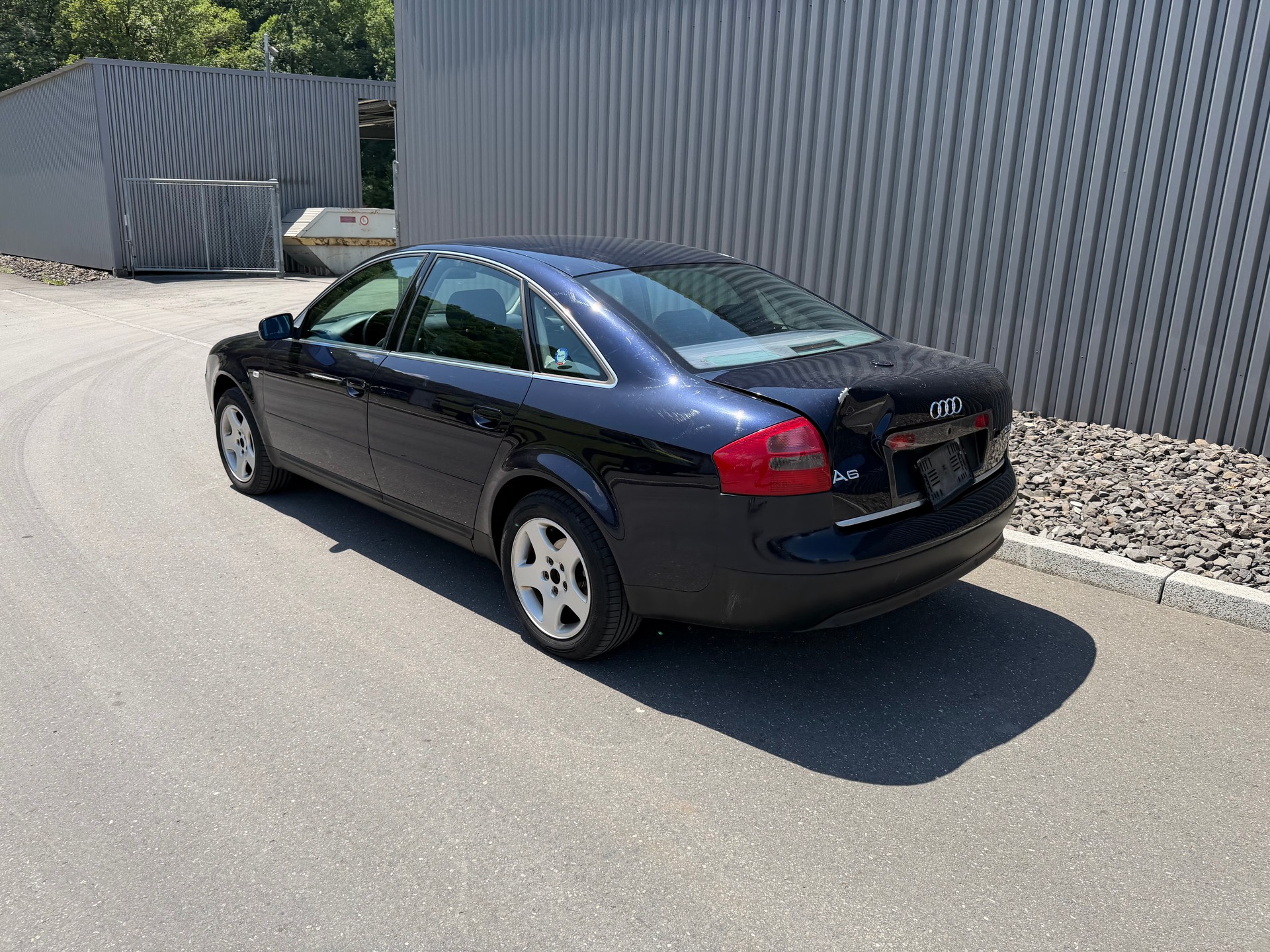 AUDI A6 2.4 quattro Advance-image-2