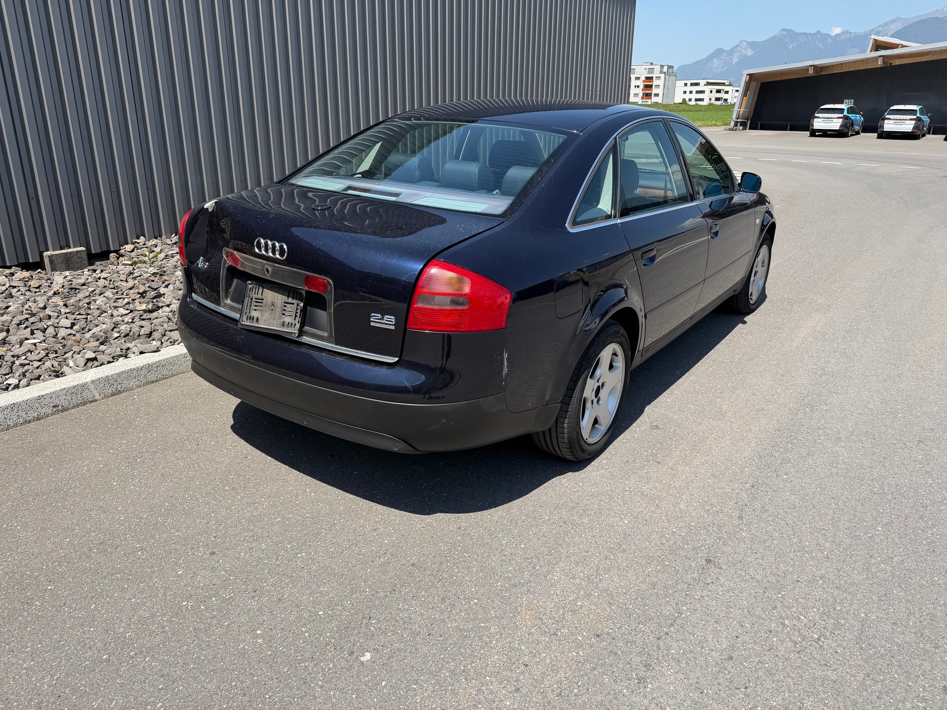 AUDI A6 2.4 quattro Advance-image-10