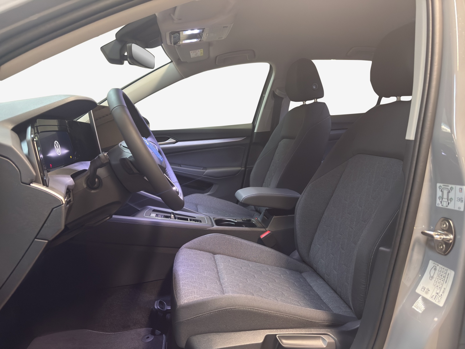 VW Golf 1.5 e TSI mHEV Value DSG-image-7