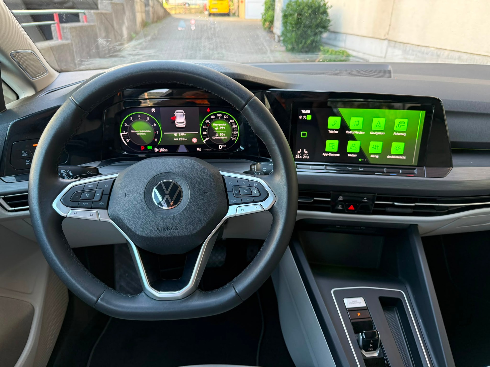VW Golf 1.5 eTSI mHEV ACT Style DSG-image-10