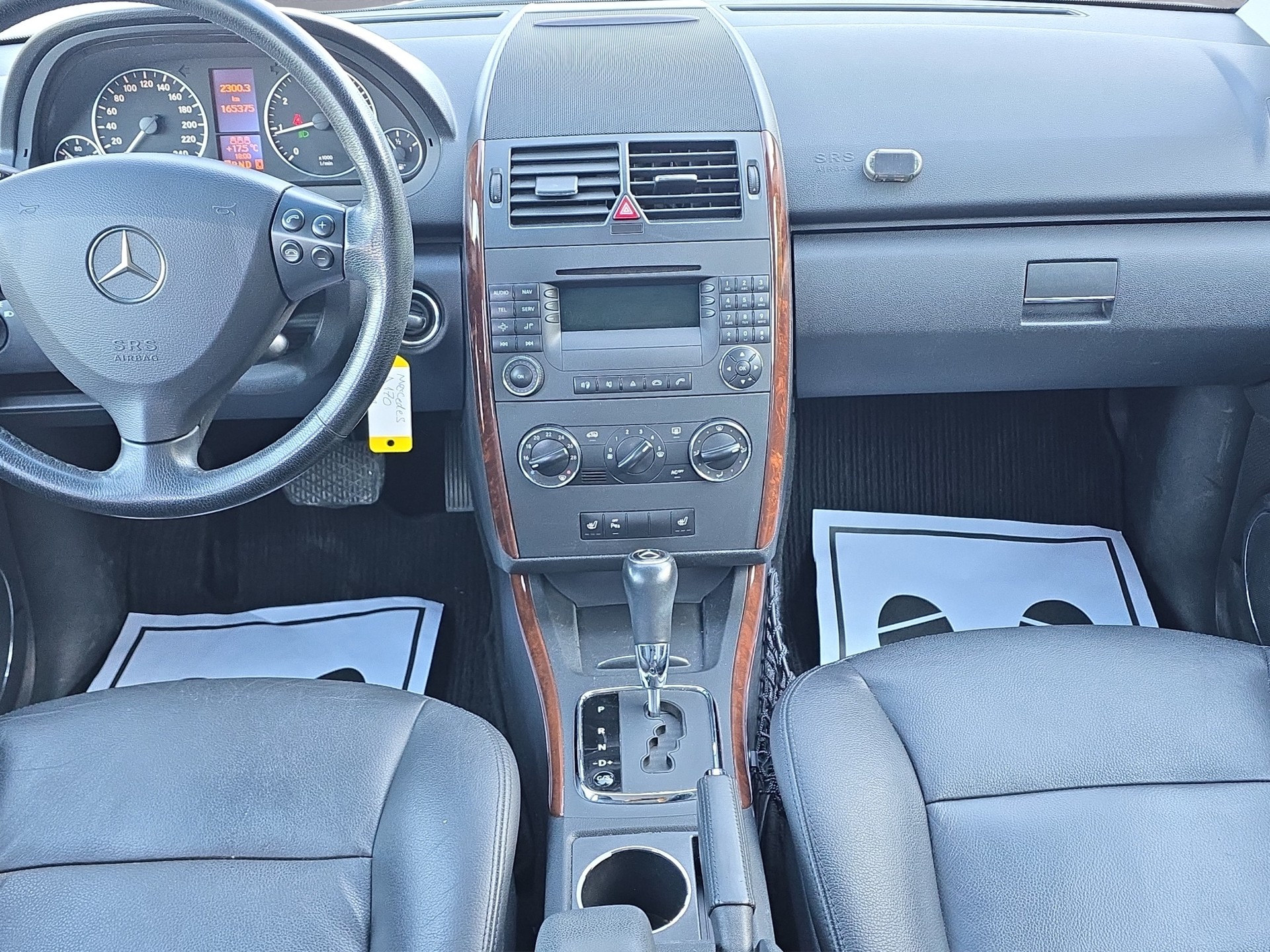 MERCEDES-BENZ A 200 Elégance-image-14