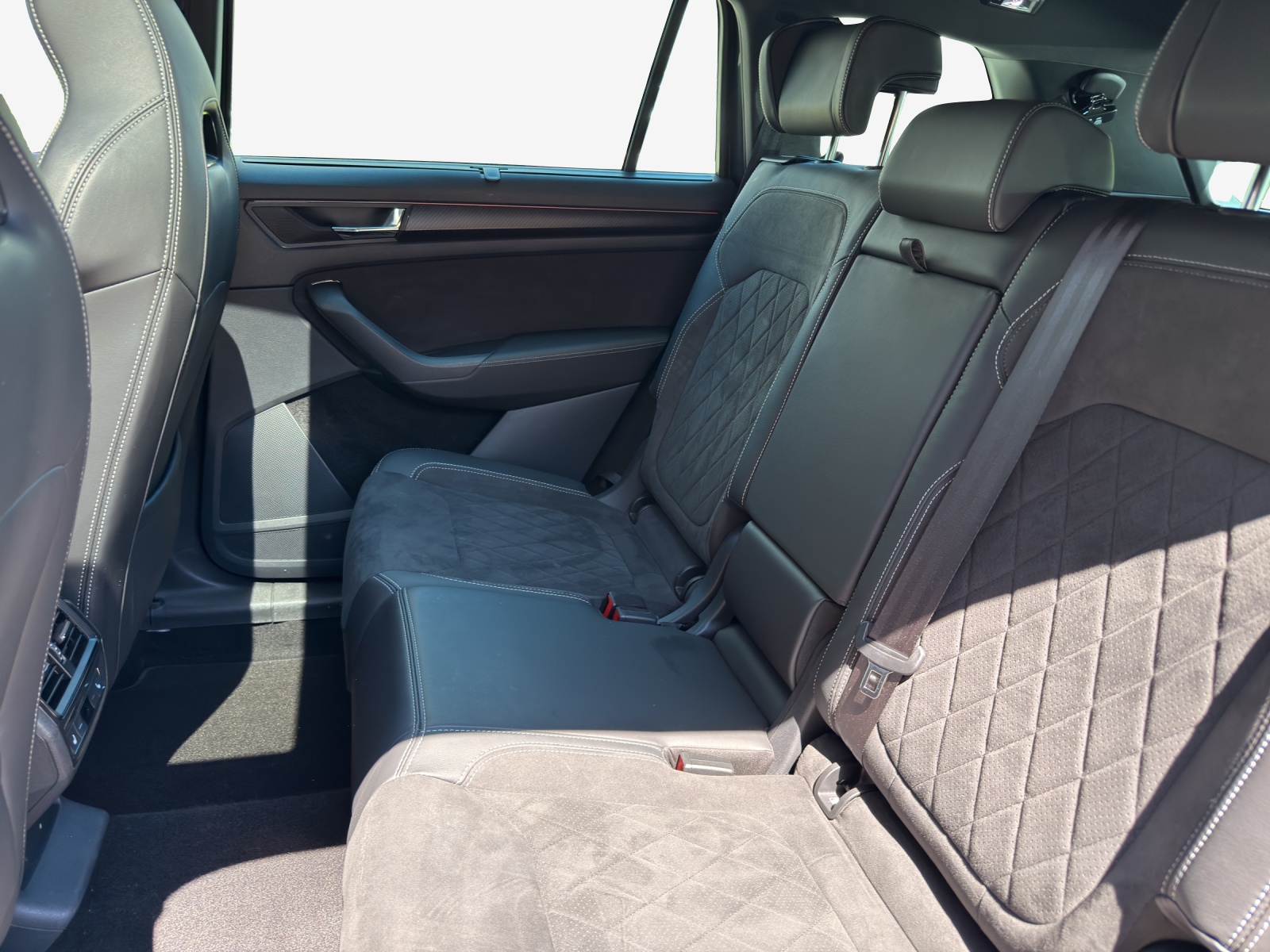 SKODA Kodiaq 2.0 TSI 4x4 SportLine-image-11