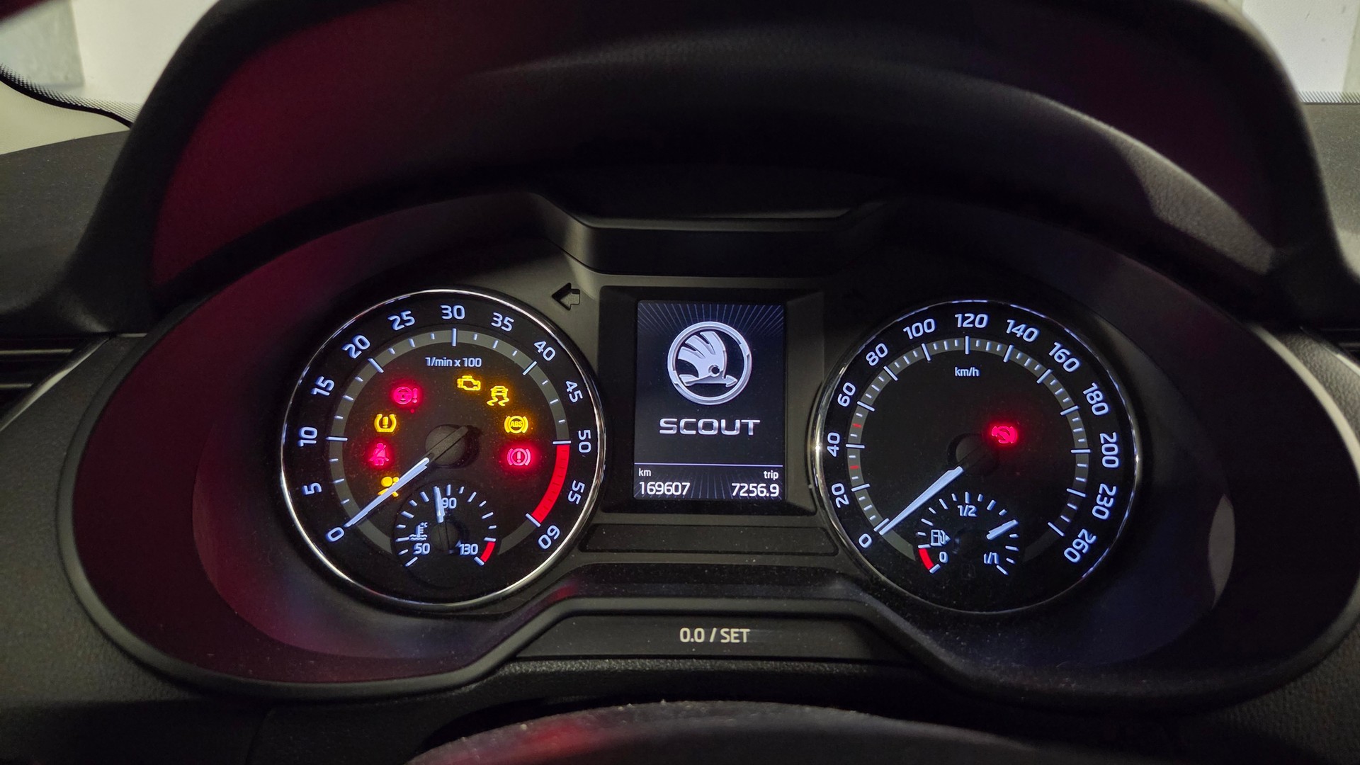 SKODA 2.0 TDI 150 4x4-image-3