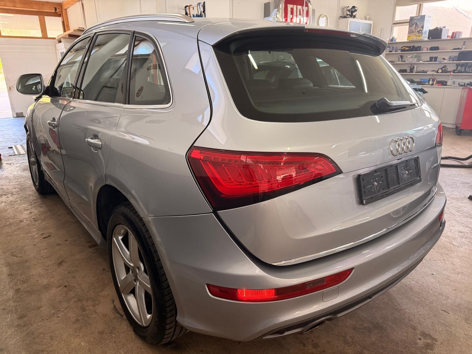 AUDI Q5 3.0 TDI clean quattro S-tronic-image-3