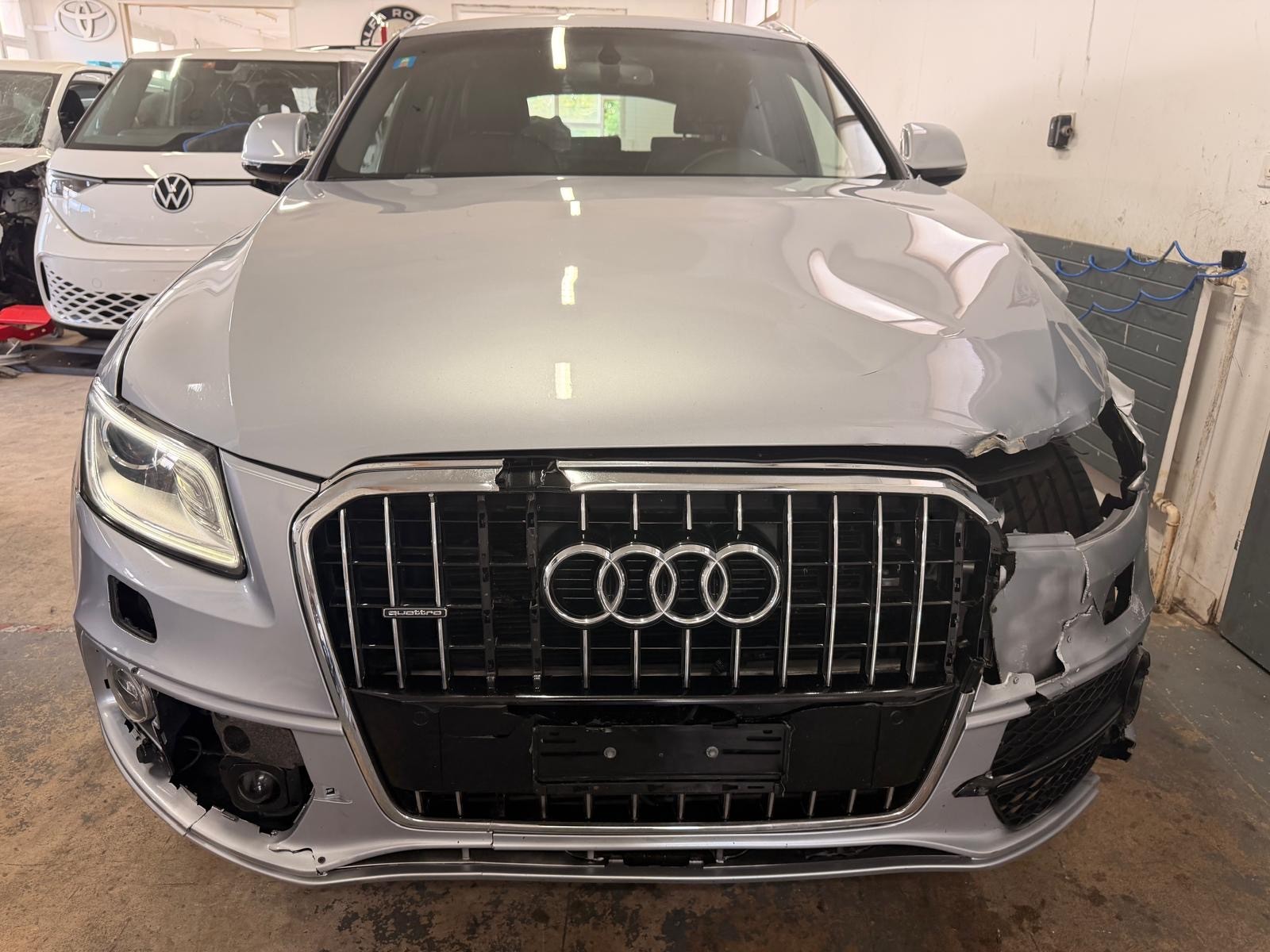 AUDI Q5 3.0 TDI clean quattro S-tronic-image-6