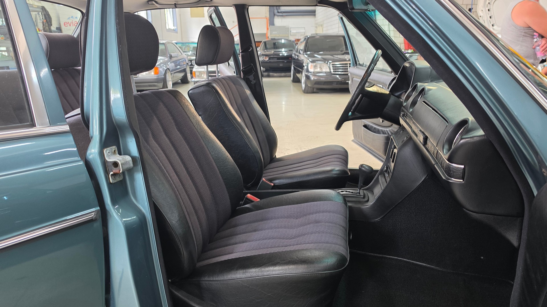 MERCEDES-BENZ 200 Automatic Veteran-image-25