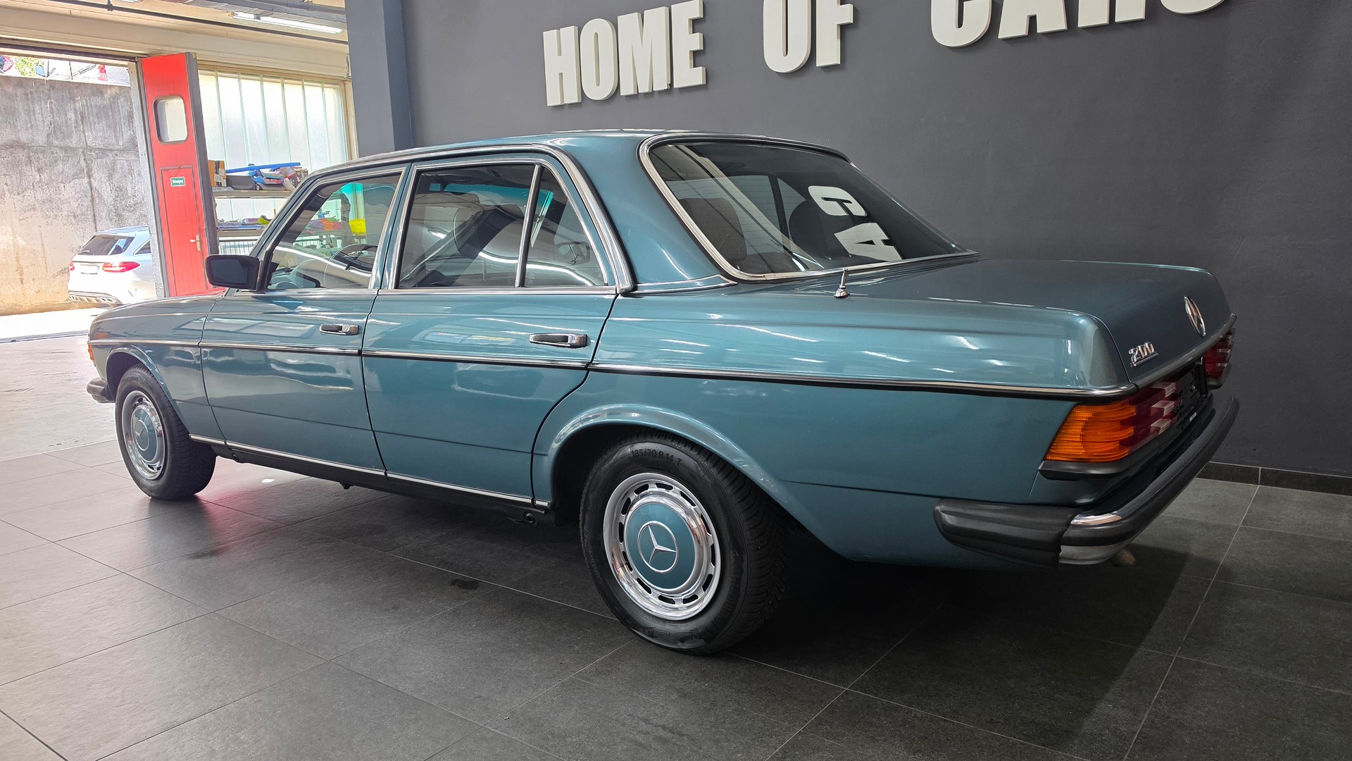 MERCEDES-BENZ 200 Automatic Veteran-showroom-element-3