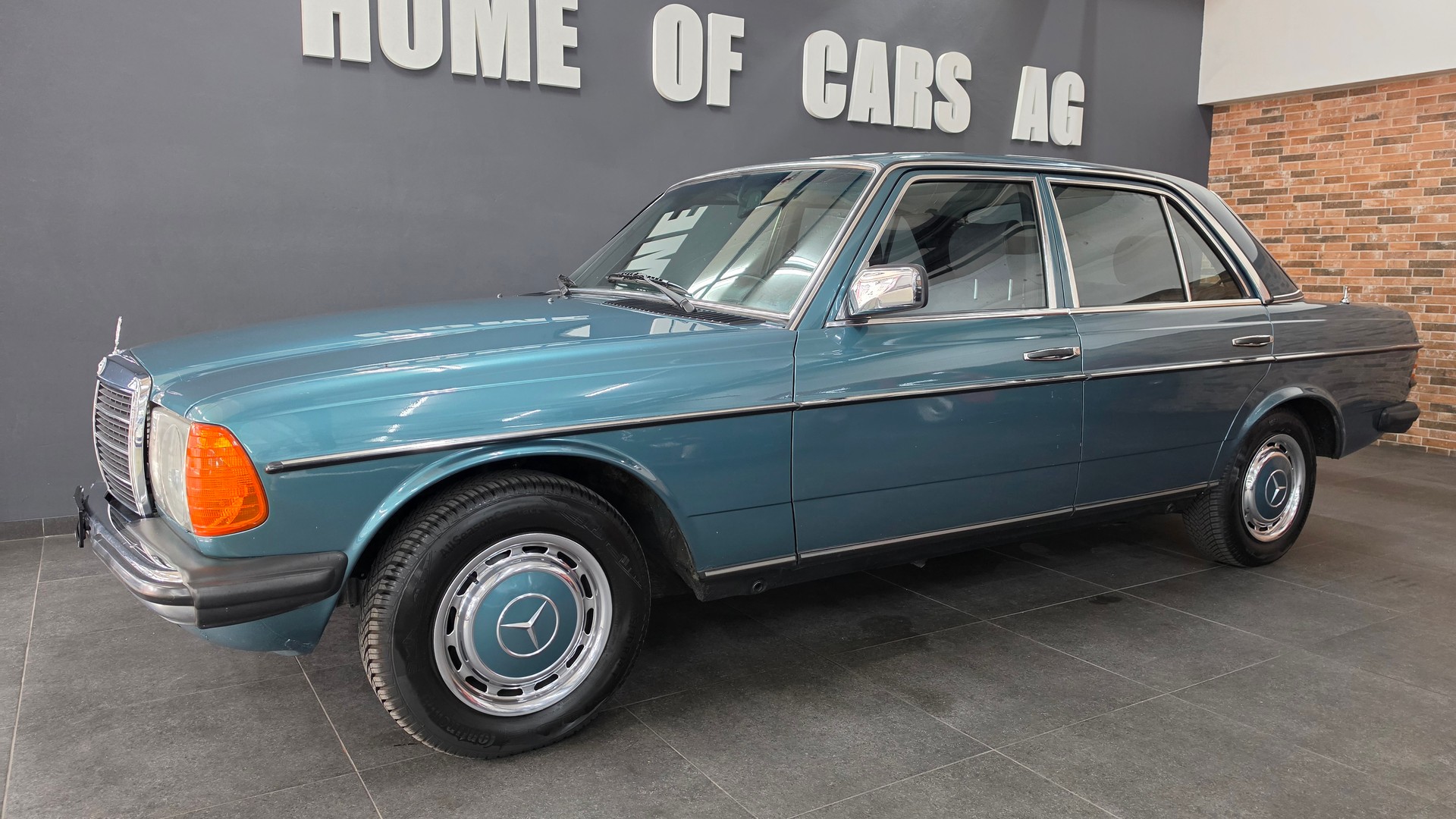 MERCEDES-BENZ 200 Automatic Veteran-showroom-element-1