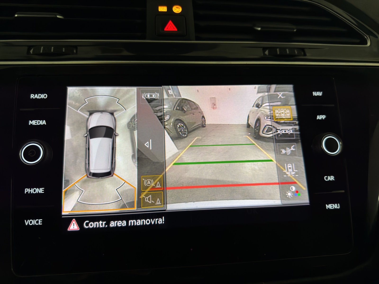 VW Tiguan 2.0TSI R-Line 4Motion DSG-image-12