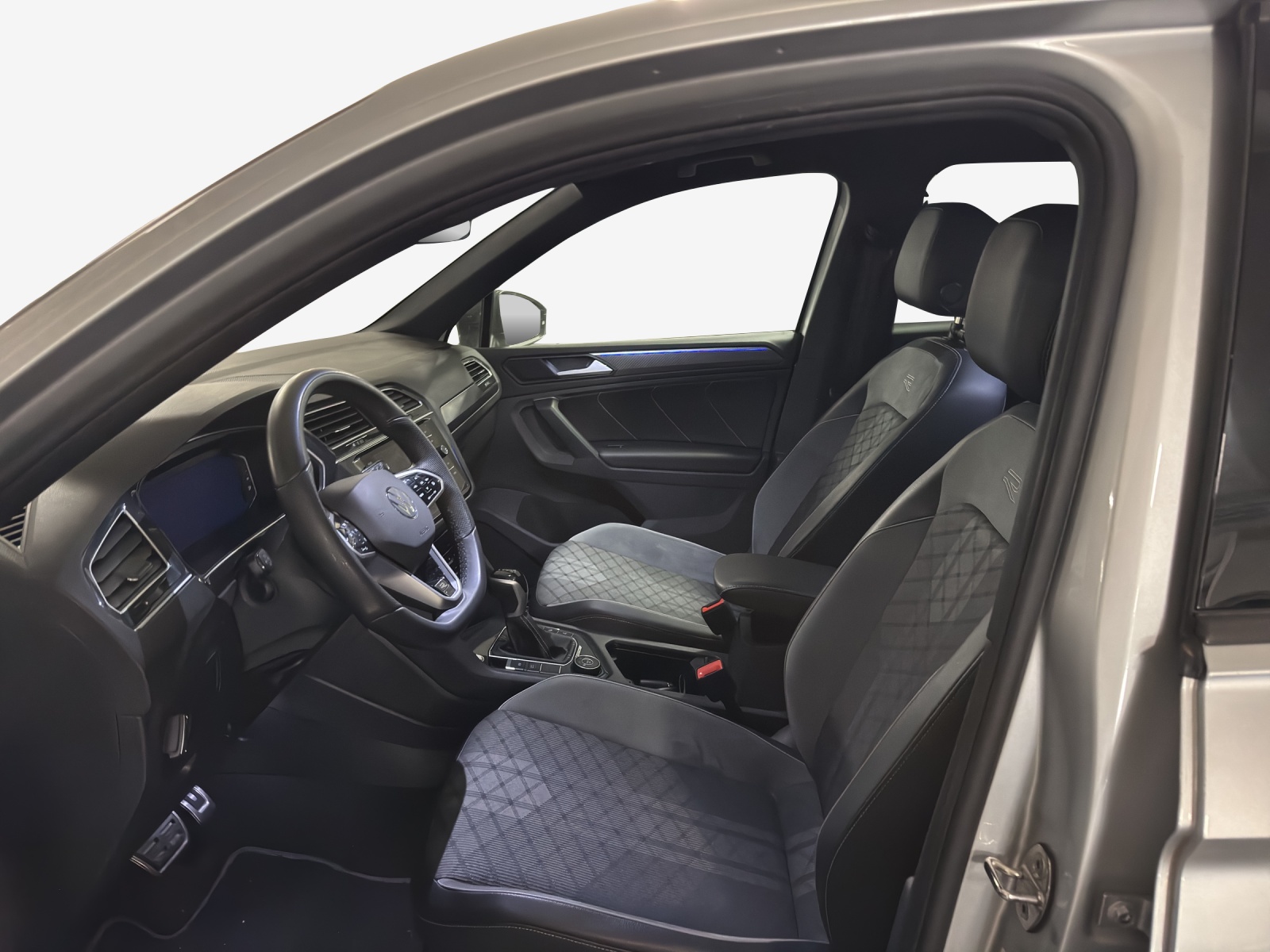 VW Tiguan 2.0TSI R-Line 4Motion DSG-image-6