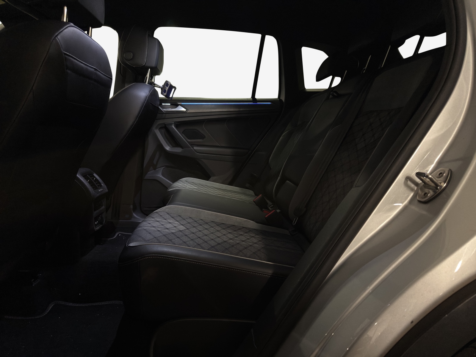 VW Tiguan 2.0TSI R-Line 4Motion DSG-image-10