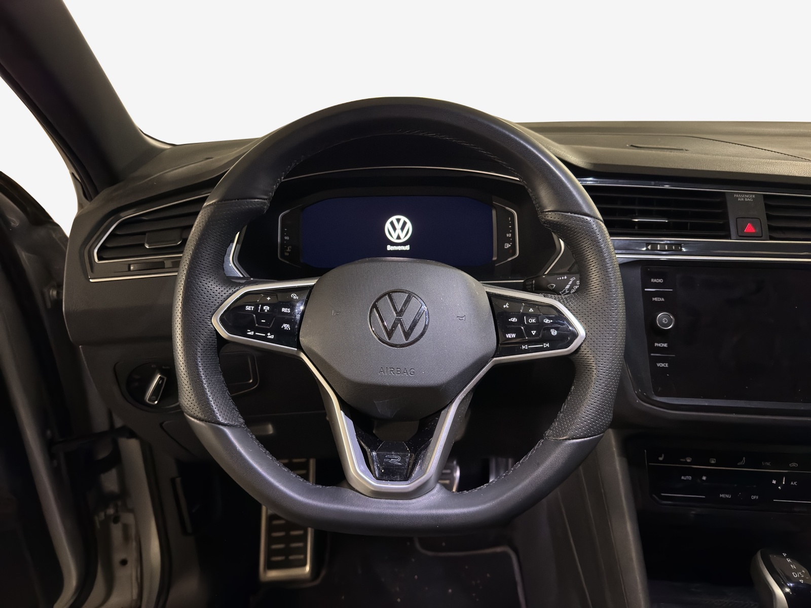 VW Tiguan 2.0TSI R-Line 4Motion DSG-image-8