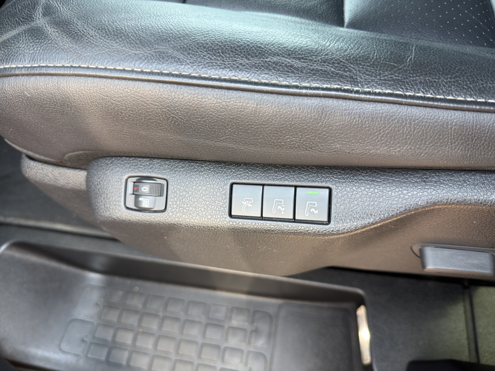 CITROEN Spacetourer 2.0 BlueHDi Shine XS EAT-image-16