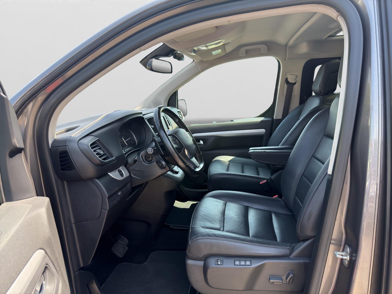 CITROEN Spacetourer 2.0 BlueHDi Shine XS EAT-image-8