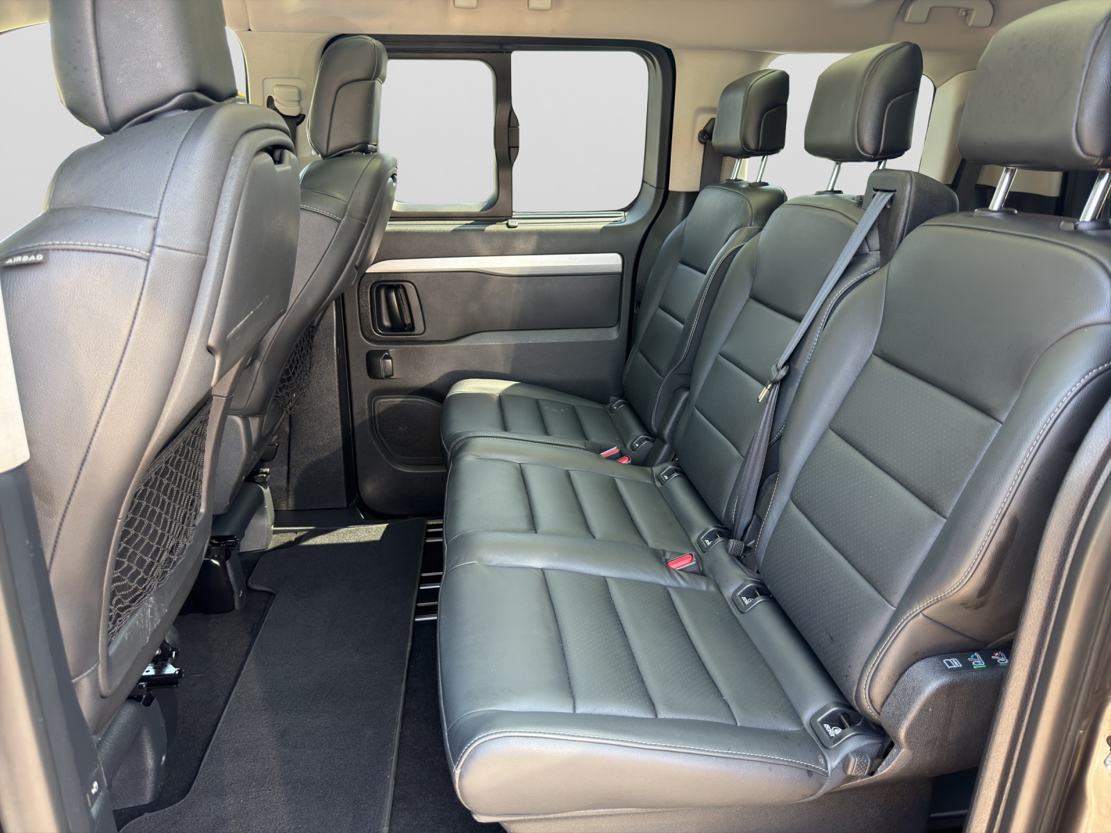 CITROEN Spacetourer 2.0 BlueHDi Shine XS EAT-image-10
