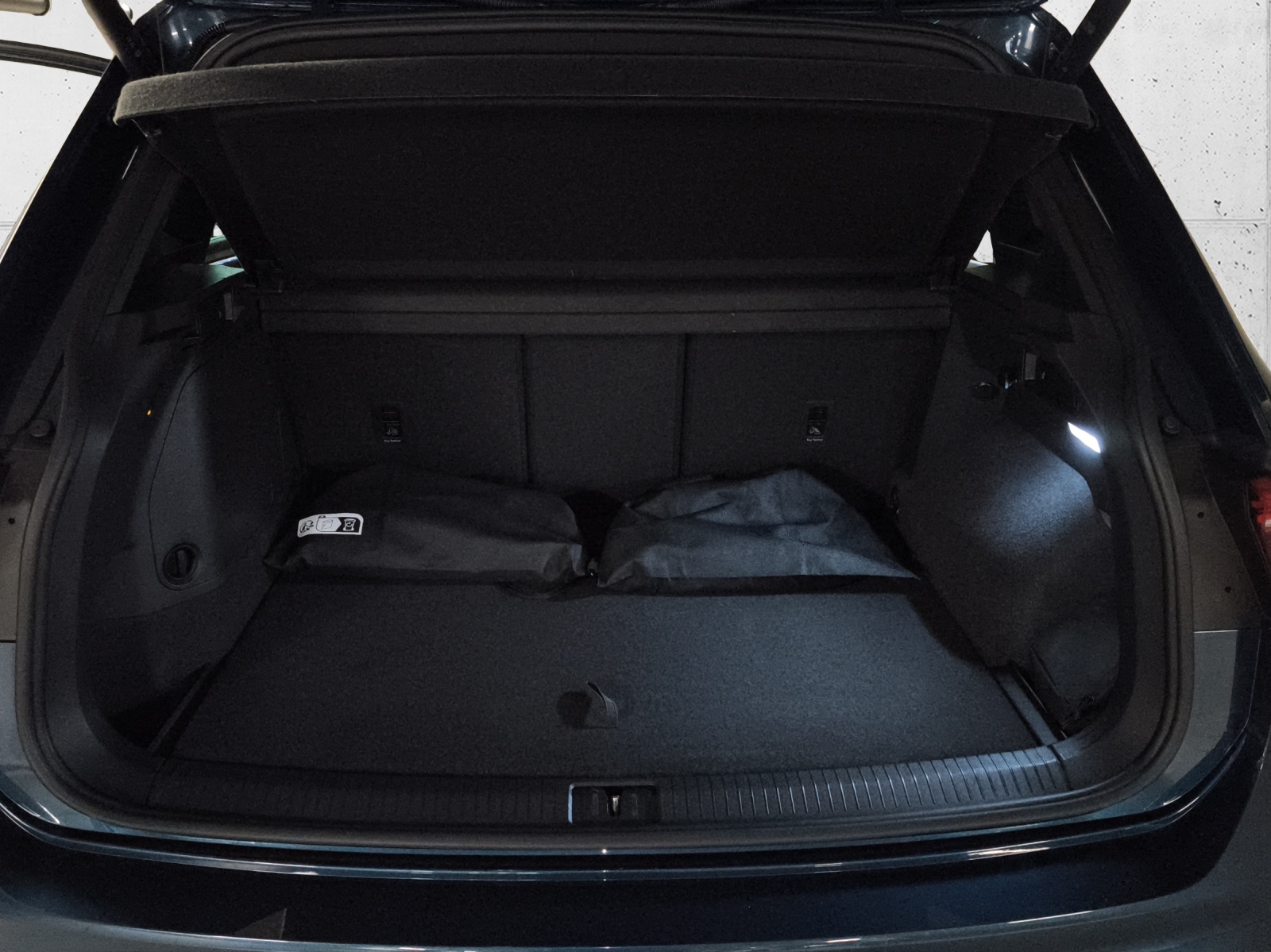 VW Tiguan 1.4TSI PHEV R-Line DSG-image-11