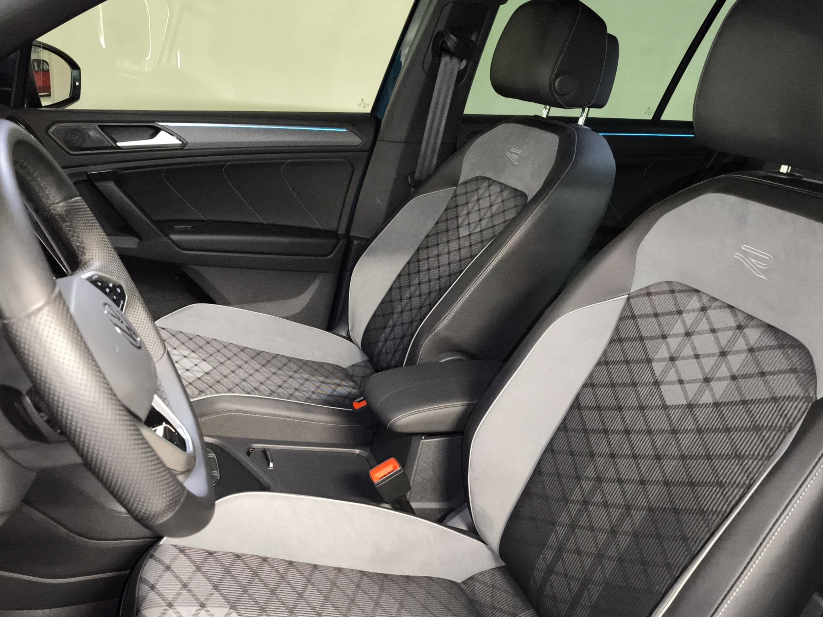 VW Tiguan 1.4TSI PHEV R-Line DSG-image-9